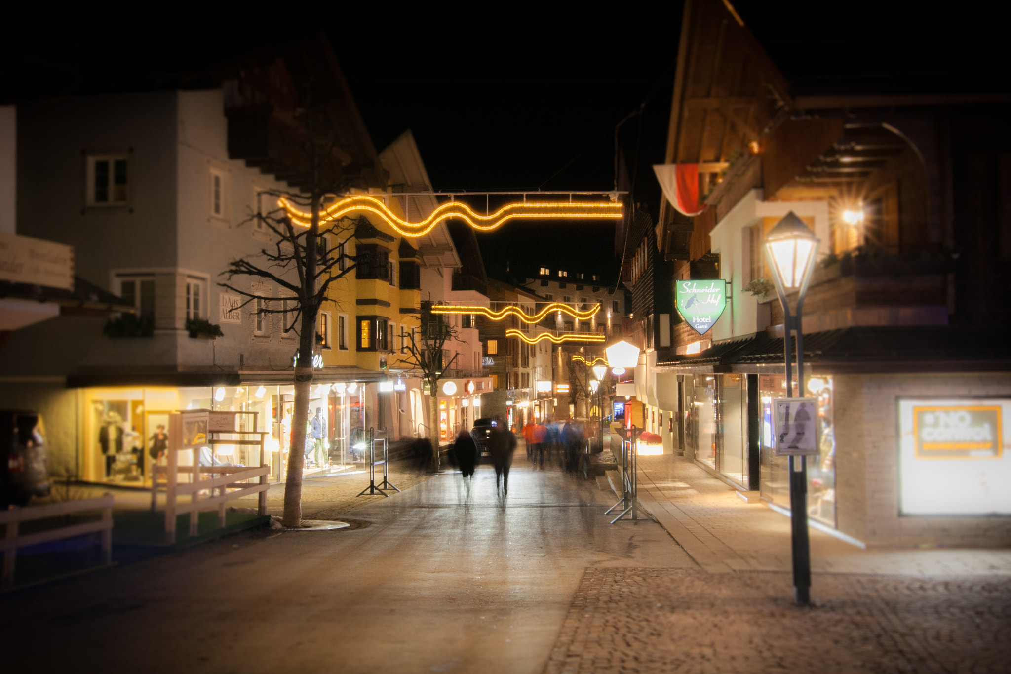 Tokina AT-X Pro 12-24mm F4 (IF) DX sample photo. St. anton streets photography