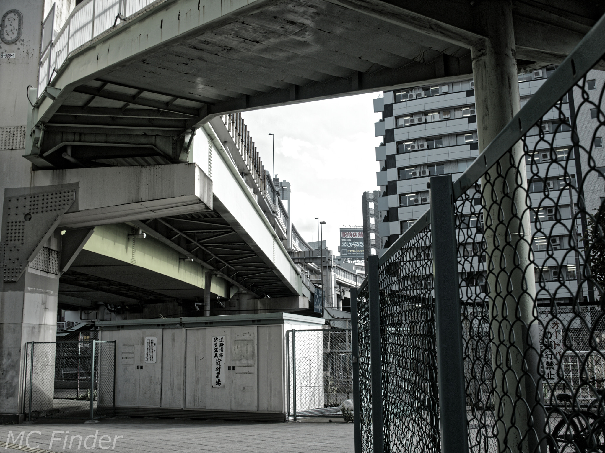 Olympus PEN E-P2 sample photo. Under the bridge photography