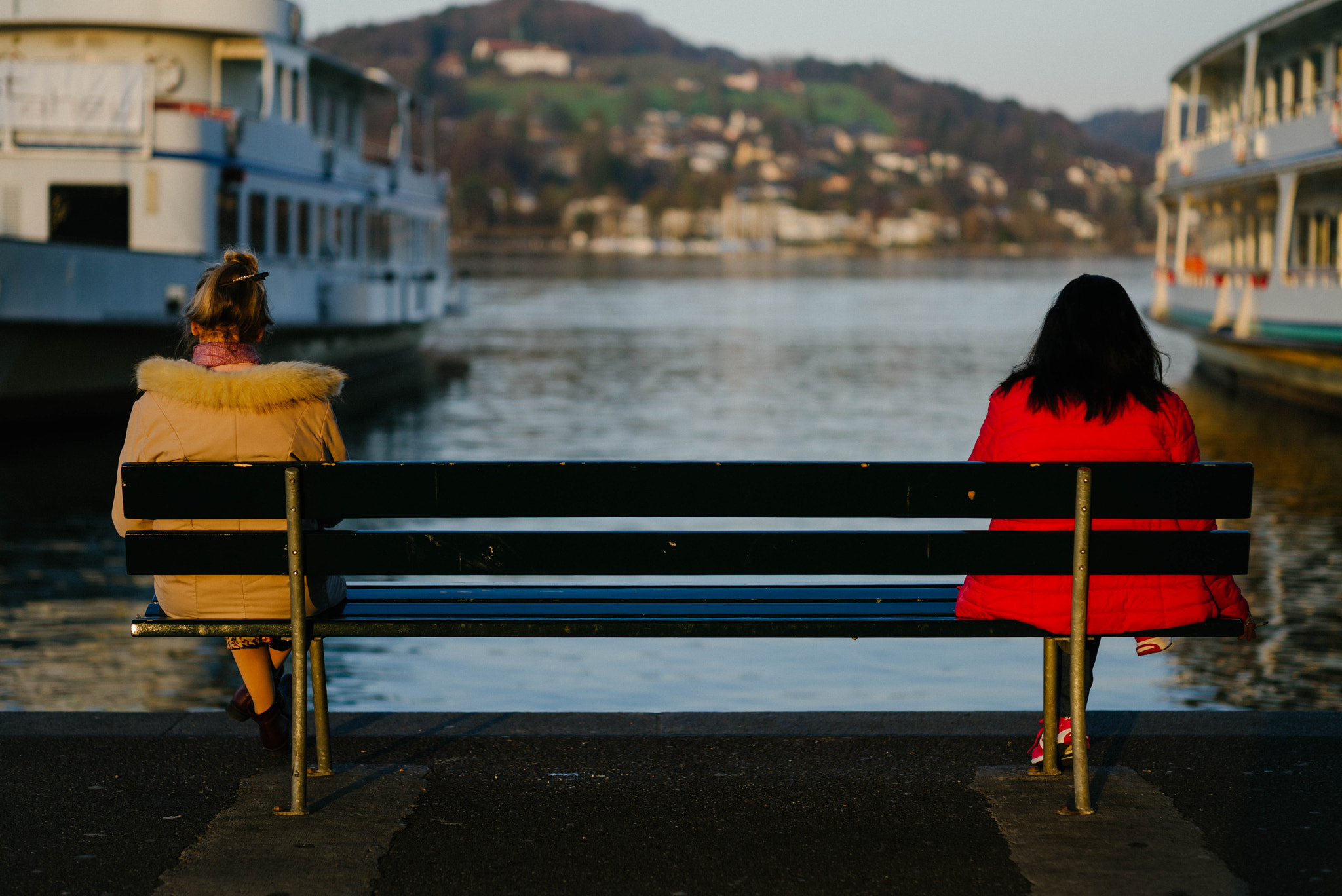 Leica APO-Summicron-M 75mm F2 ASPH sample photo. Bench photography