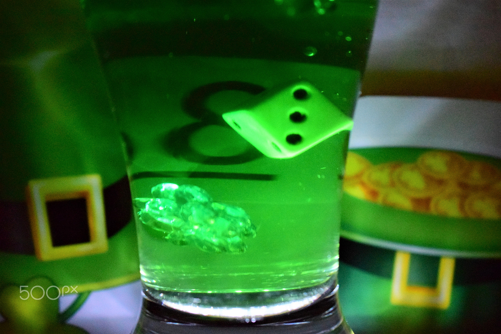 Nikon AF-S DX Micro Nikkor 40mm F2.8 sample photo. The lucky green drink photography