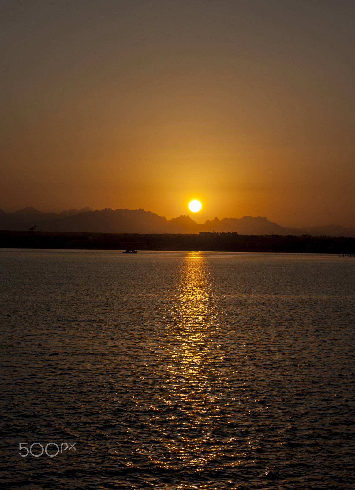 Tamron SP AF 17-50mm F2.8 XR Di II LD Aspherical (IF) sample photo. Landscape with water photography