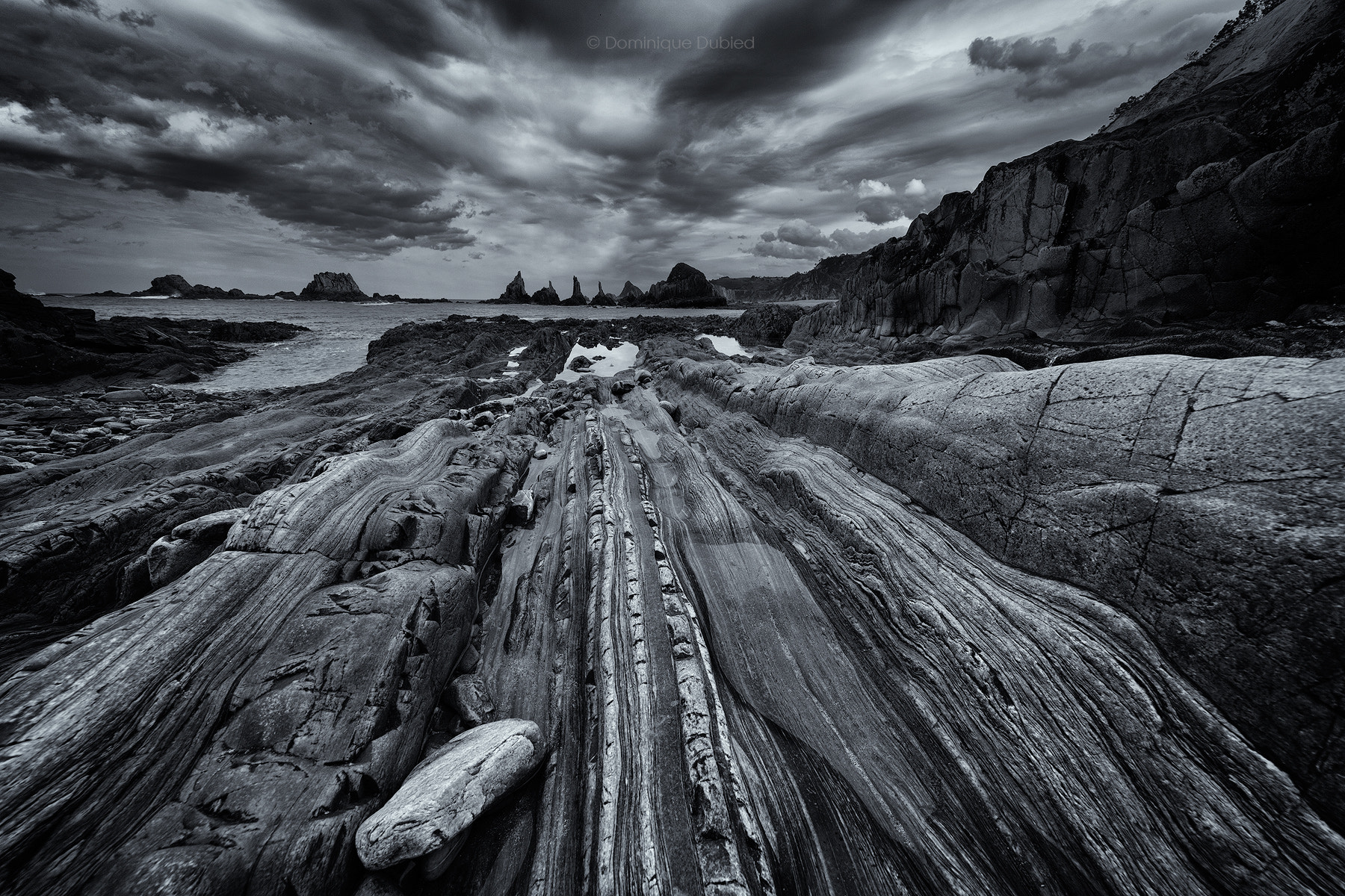 Canon EF 11-24mm F4L USM sample photo. The passage photography