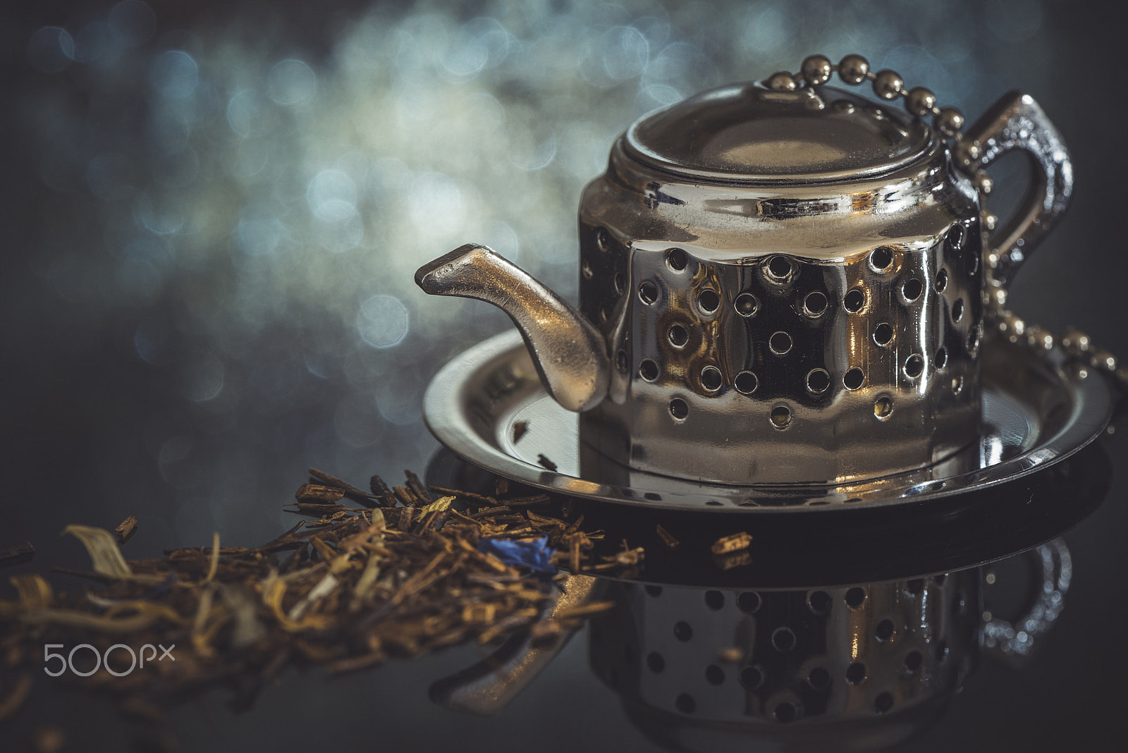 Nikon AF-S Micro-Nikkor 105mm F2.8G IF-ED VR sample photo. Tea strainer photography