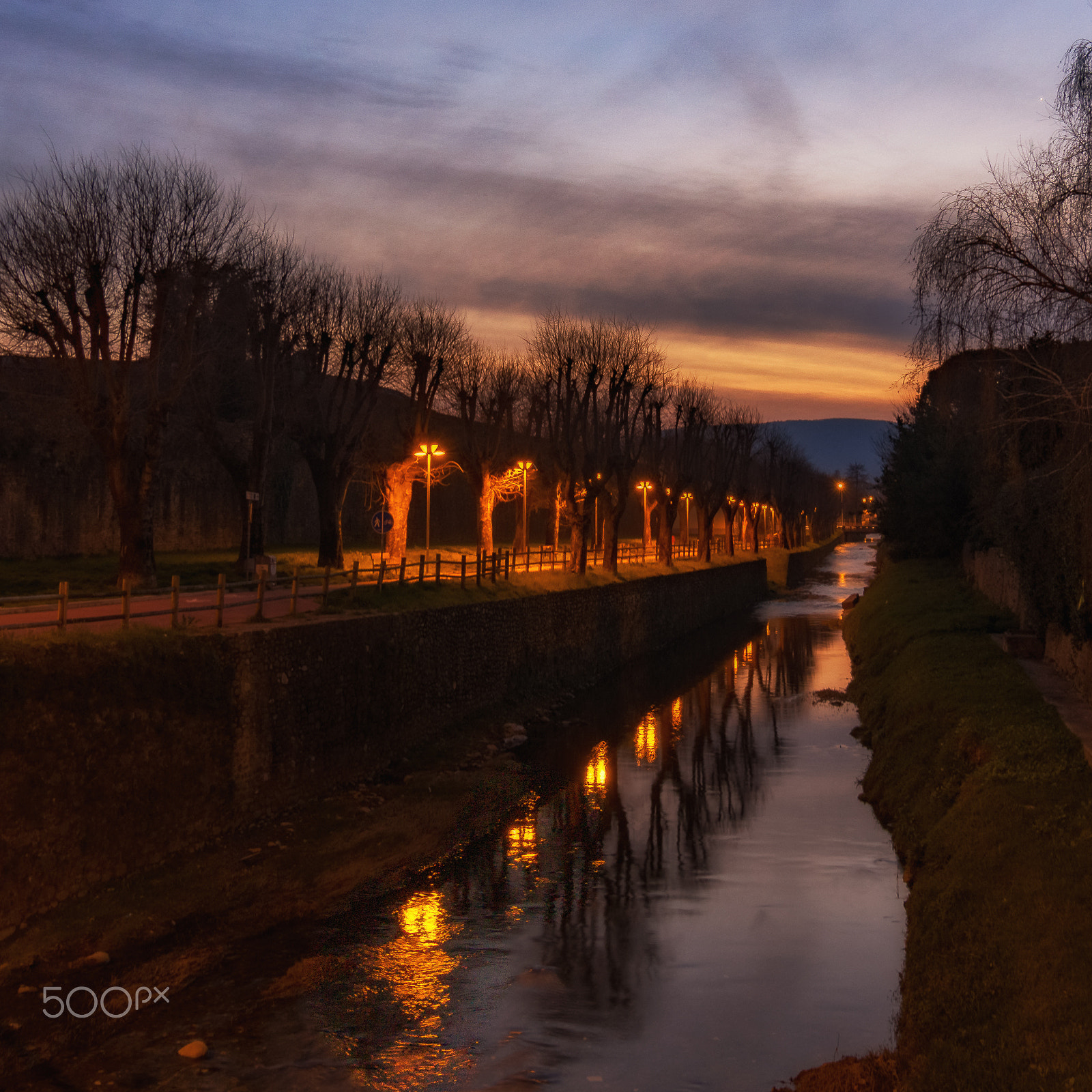 Canon EOS 1200D (EOS Rebel T5 / EOS Kiss X70 / EOS Hi) sample photo. Sunset over the river, outside the city walls. photography