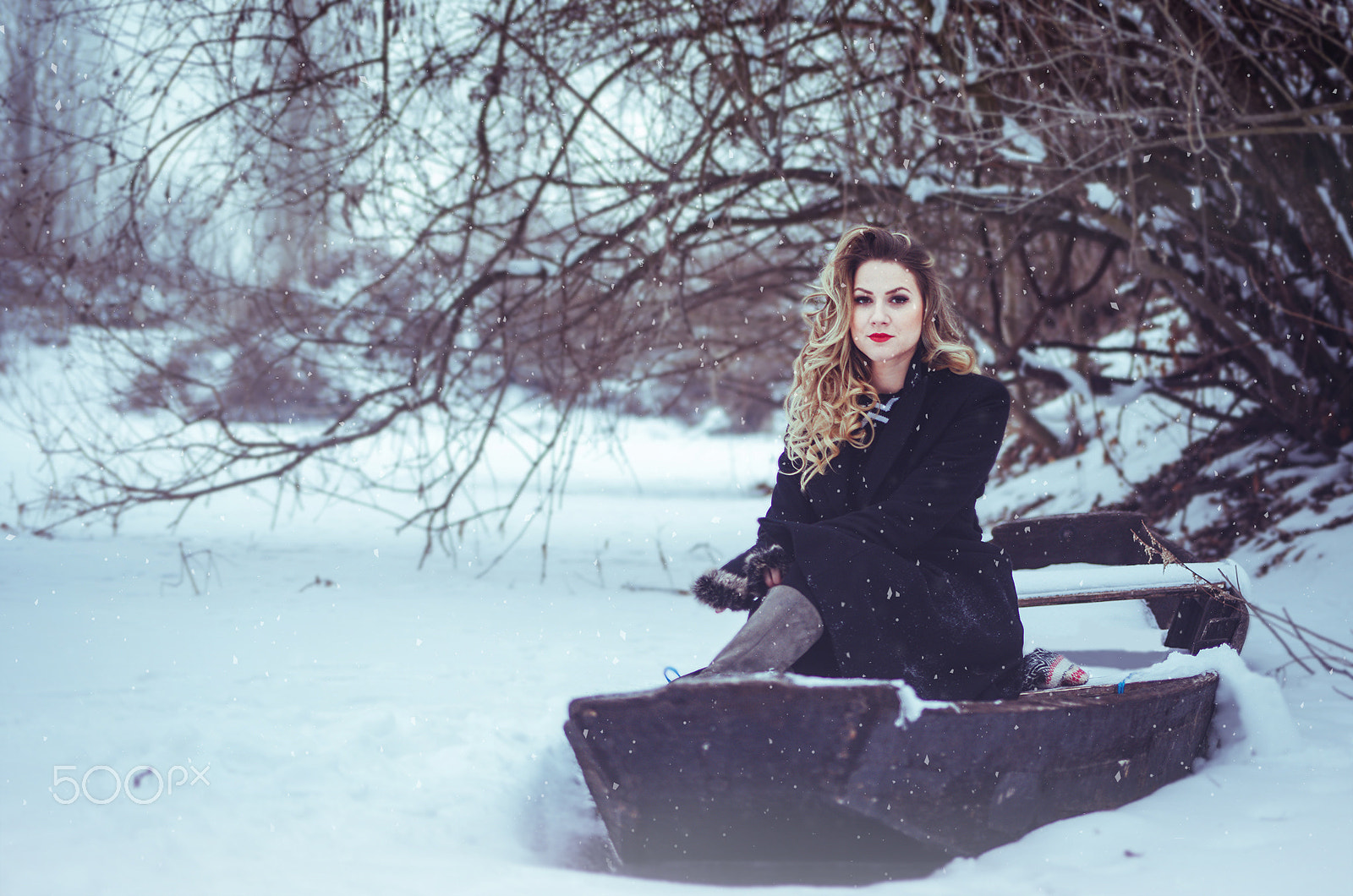 Nikon D800 + Sigma 28-70mm F2.8 sample photo. Girl in snow photography