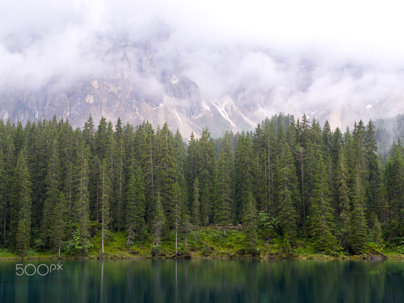 Olympus PEN E-P5 + Panasonic Leica DG Summilux 25mm F1.4 II ASPH sample photo. Lake carezza photography