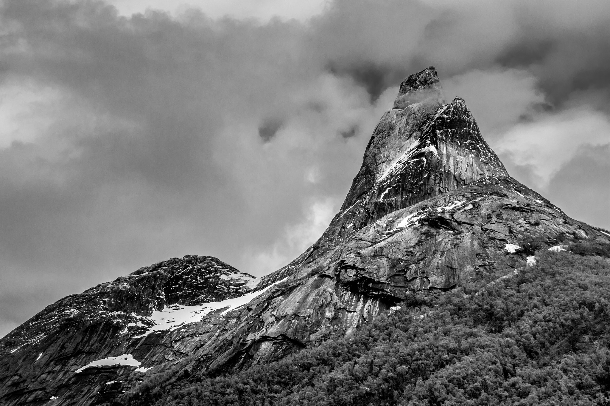 Sigma AF 10-20mm F4-5.6 EX DC sample photo. Norway. stetind photography
