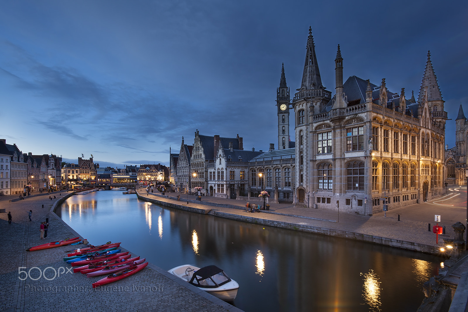 Canon EOS 5D Mark II + Canon EF 16-35mm F2.8L USM sample photo. Ghent at night photography