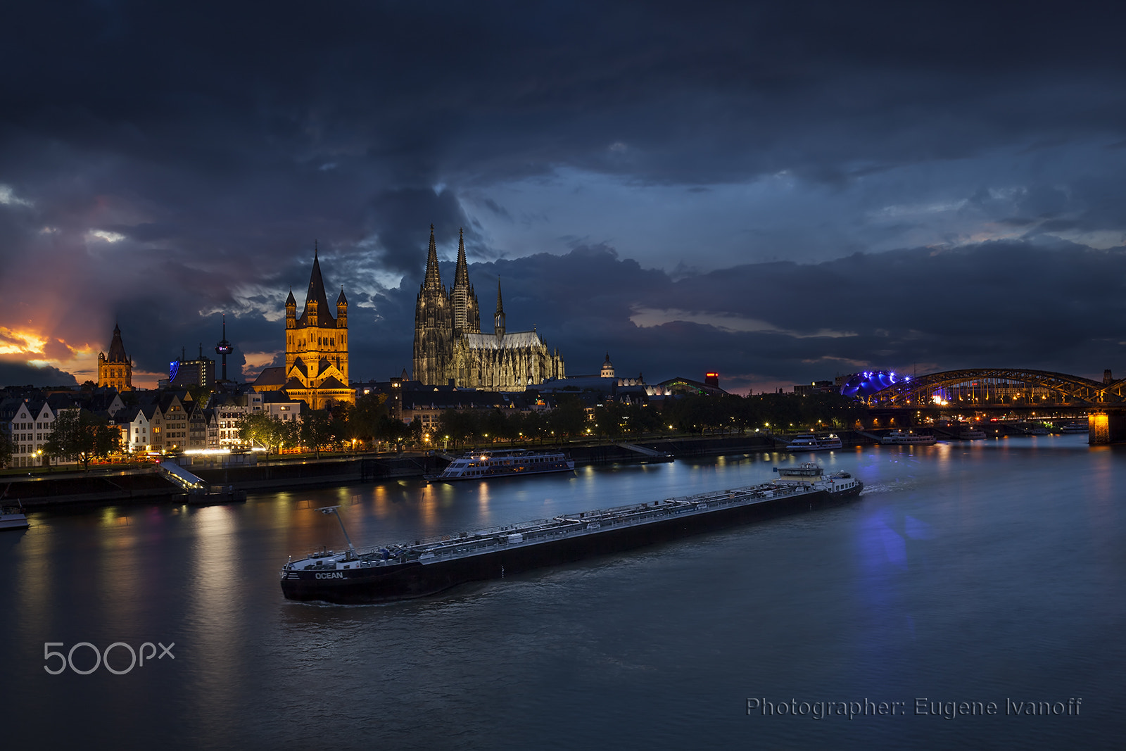 Canon EOS 5D Mark II + Canon EF 16-35mm F2.8L USM sample photo. Cologne at dusk photography
