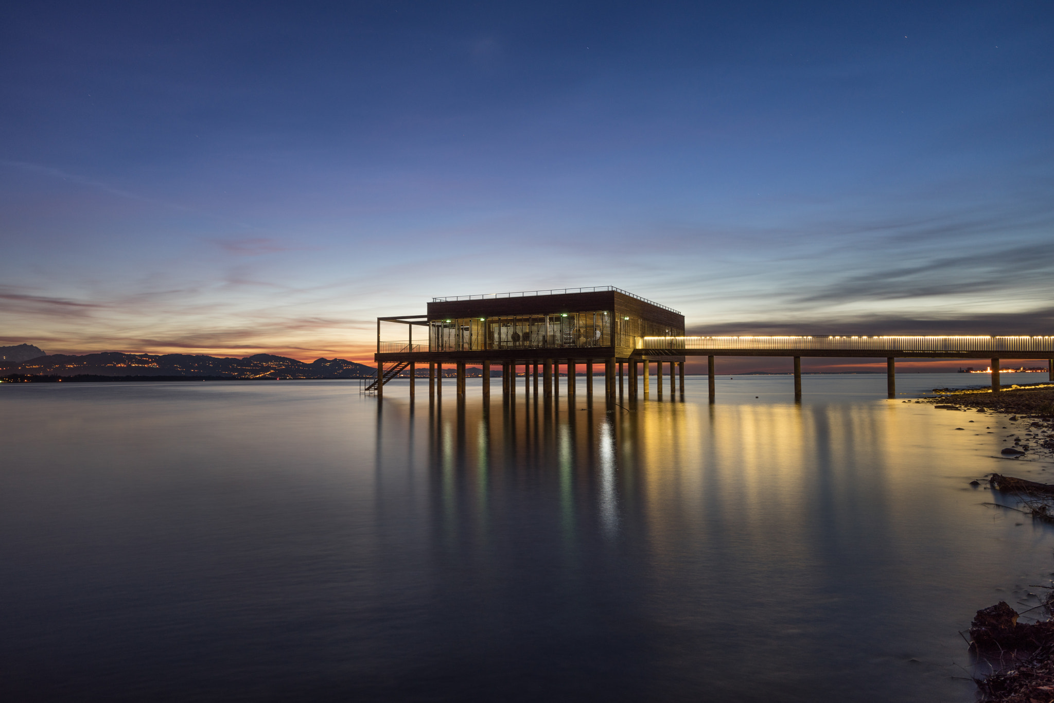 Sony a7R + Sony Vario-Sonnar T* 16-35mm F2.8 ZA SSM sample photo. Tranquility - abends am bodensee photography