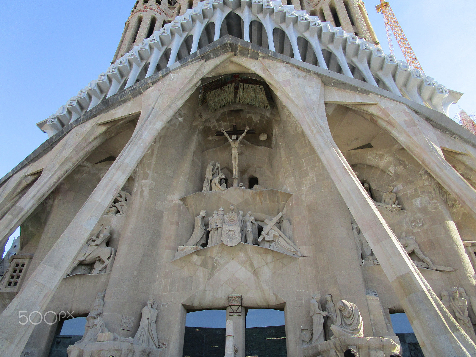 Canon PowerShot ELPH 190 IS (IXUS 180 / IXY 190) sample photo. Sagrada familia exterior photography