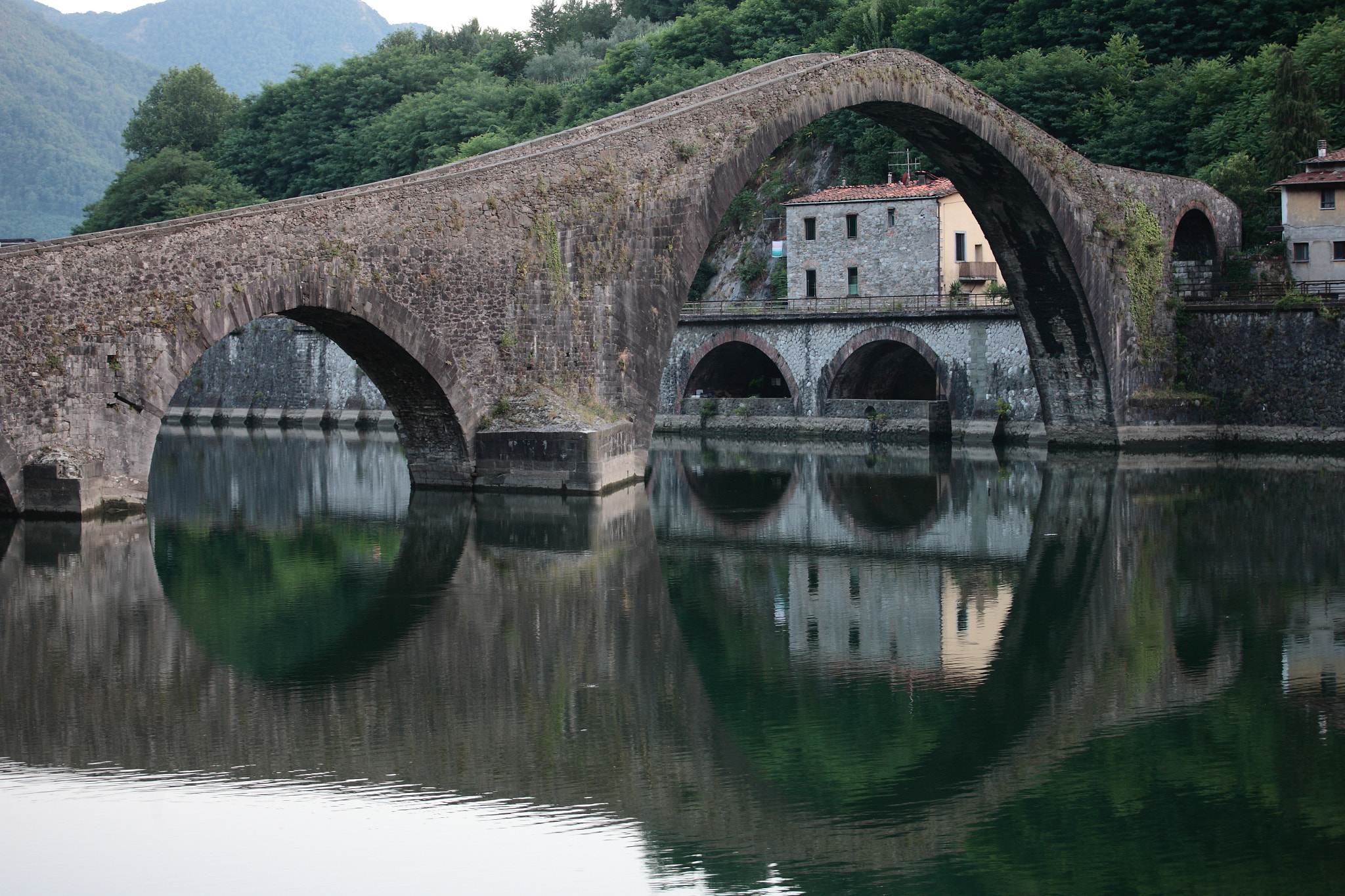 Canon EOS-1Ds Mark III sample photo. Devil bridge photography