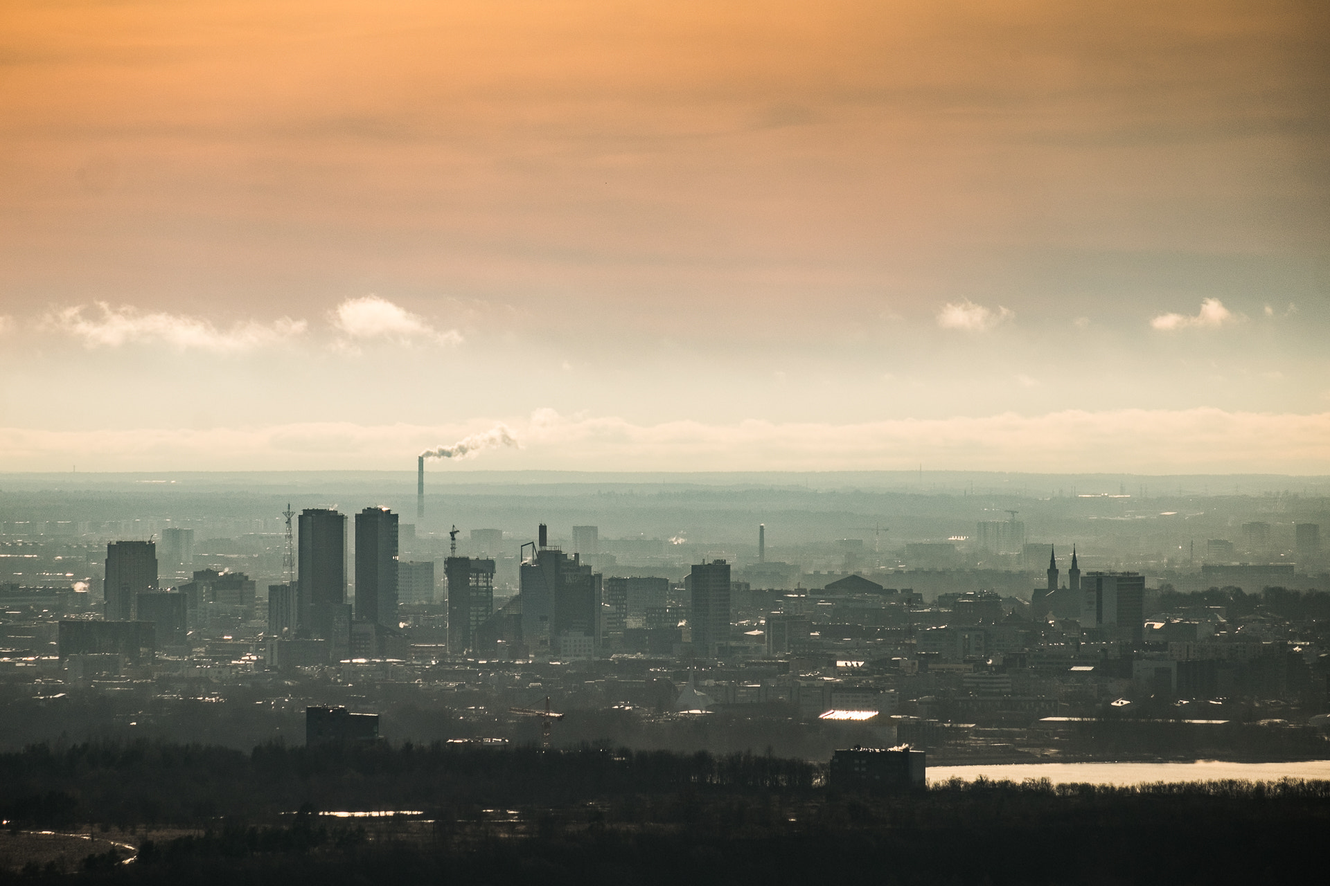 Fujifilm X-E2 + Fujifilm XF 55-200mm F3.5-4.8 R LM OIS sample photo. Smoked city photography