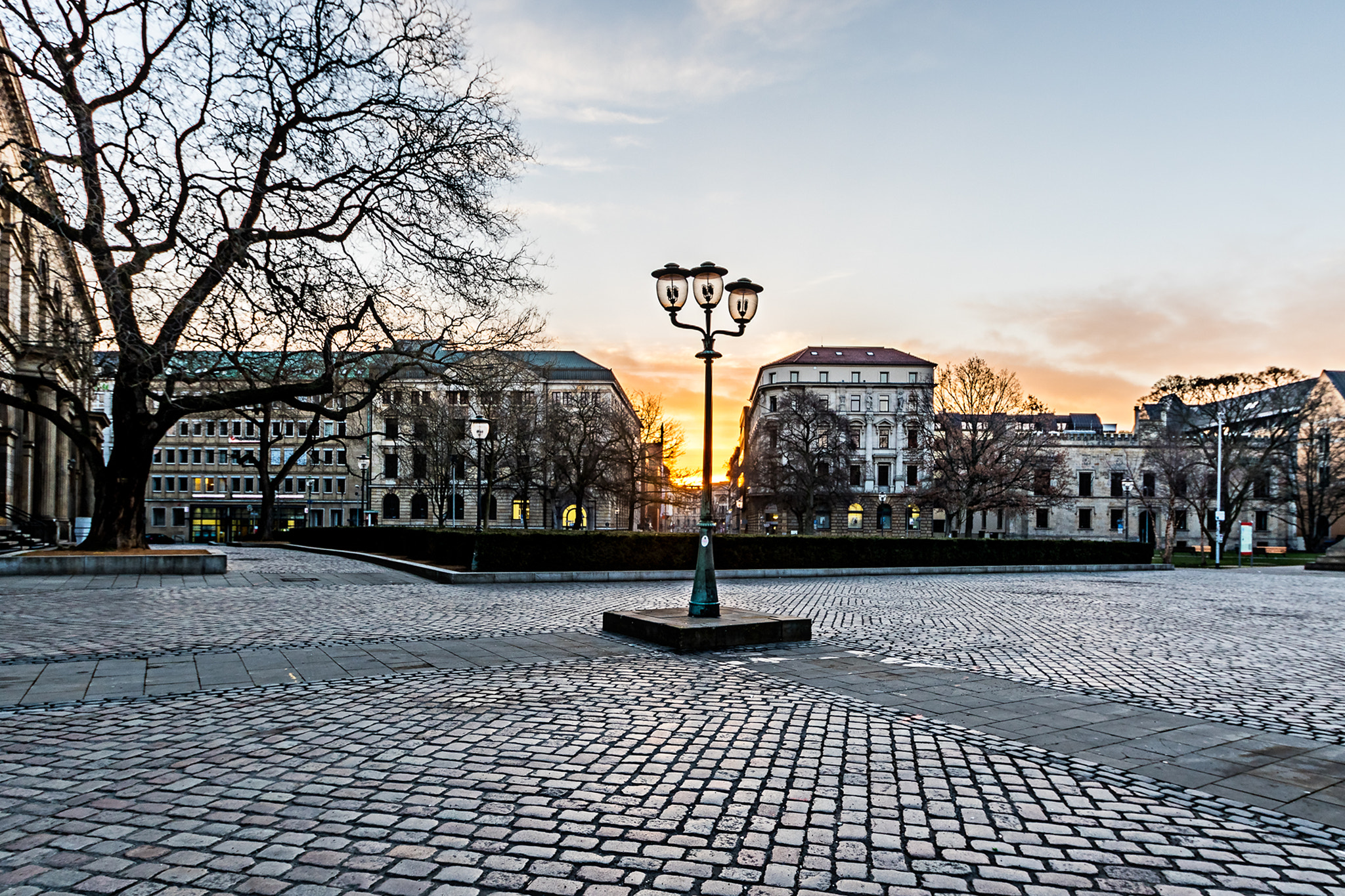 Canon EOS 7D Mark II + Sigma 10-20mm F3.5 EX DC HSM sample photo. Opernplatz in hannover photography