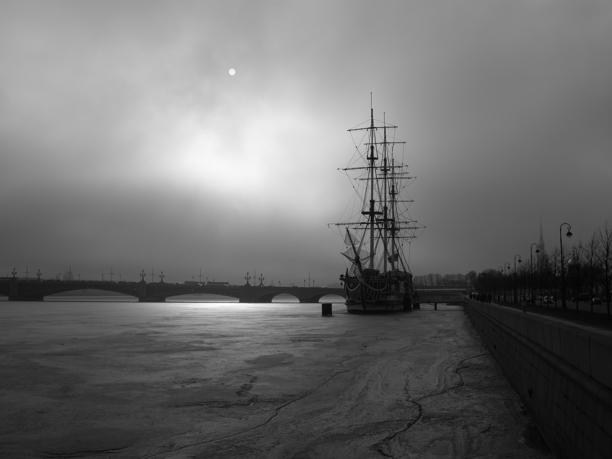 Sigma 19mm F2.8 DN Art sample photo. Sailboat in ice photography