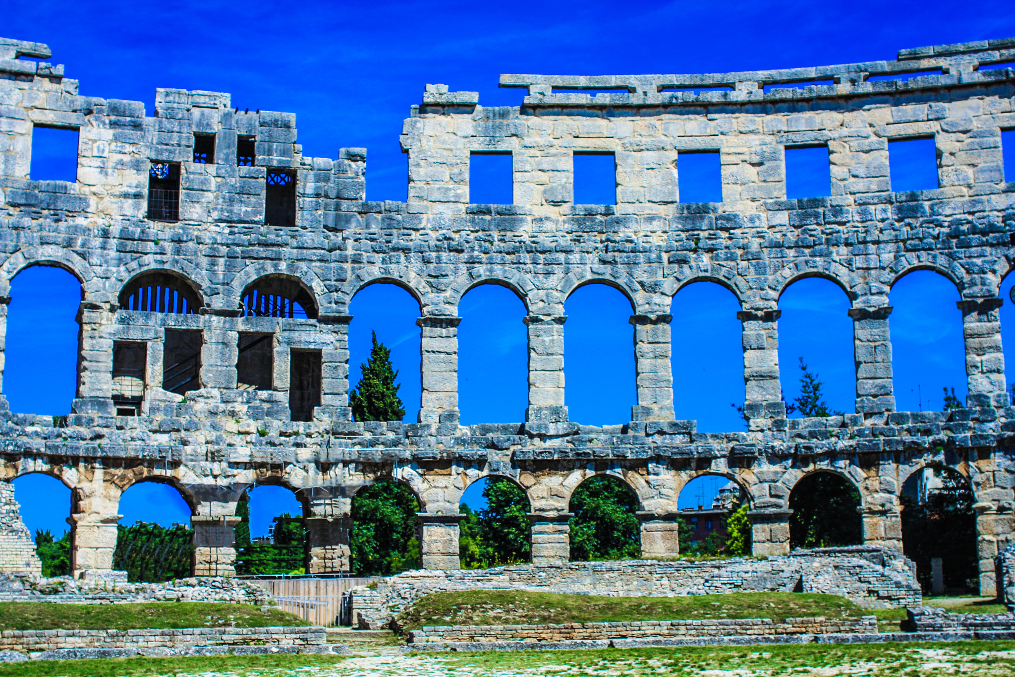 Canon EF 28-80mm f/2.8-4L sample photo. Pula arena, croatia photography