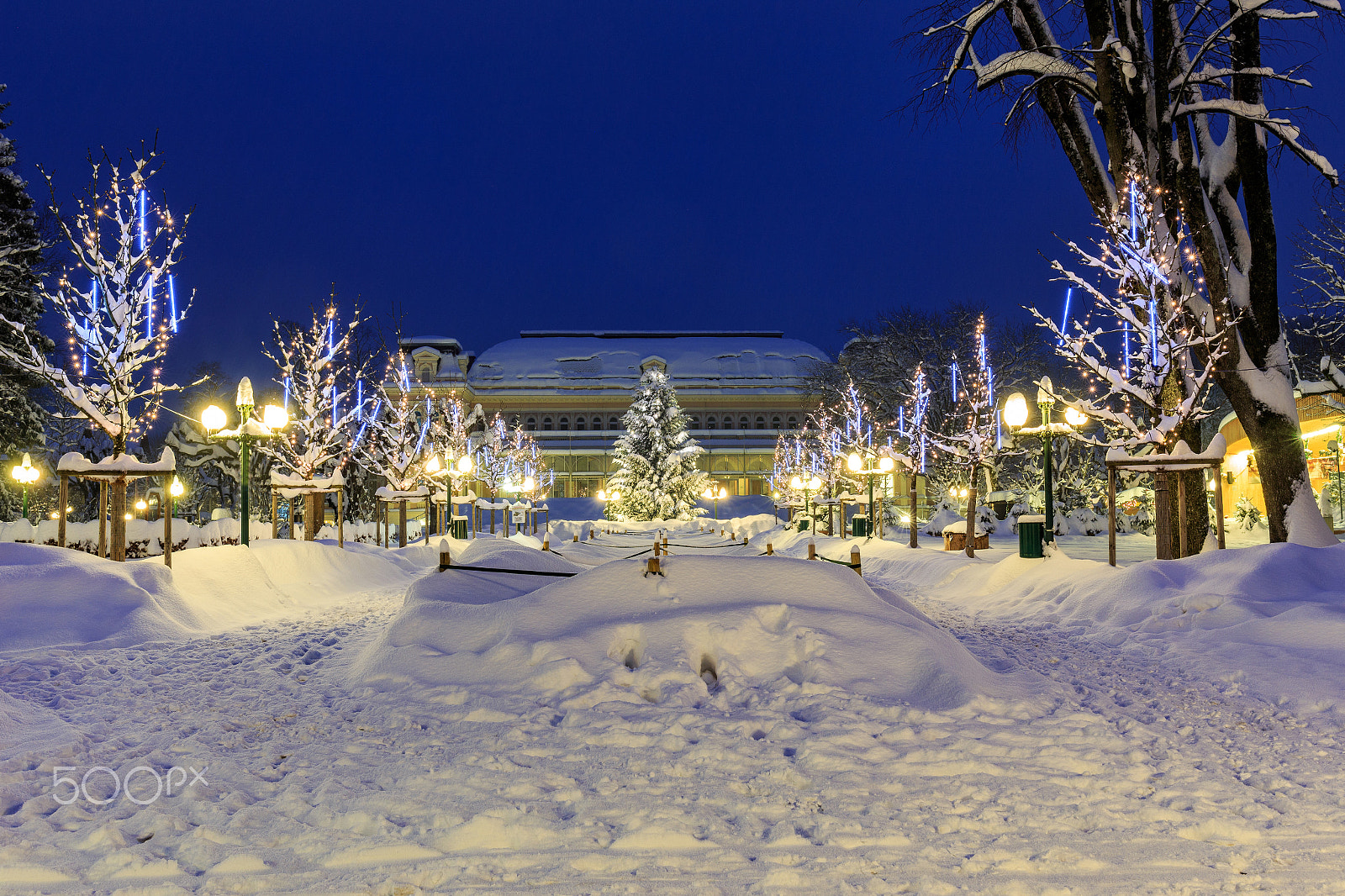 Sigma 24-35mm F2 DG HSM Art sample photo. Winter evening in bad ischl photography