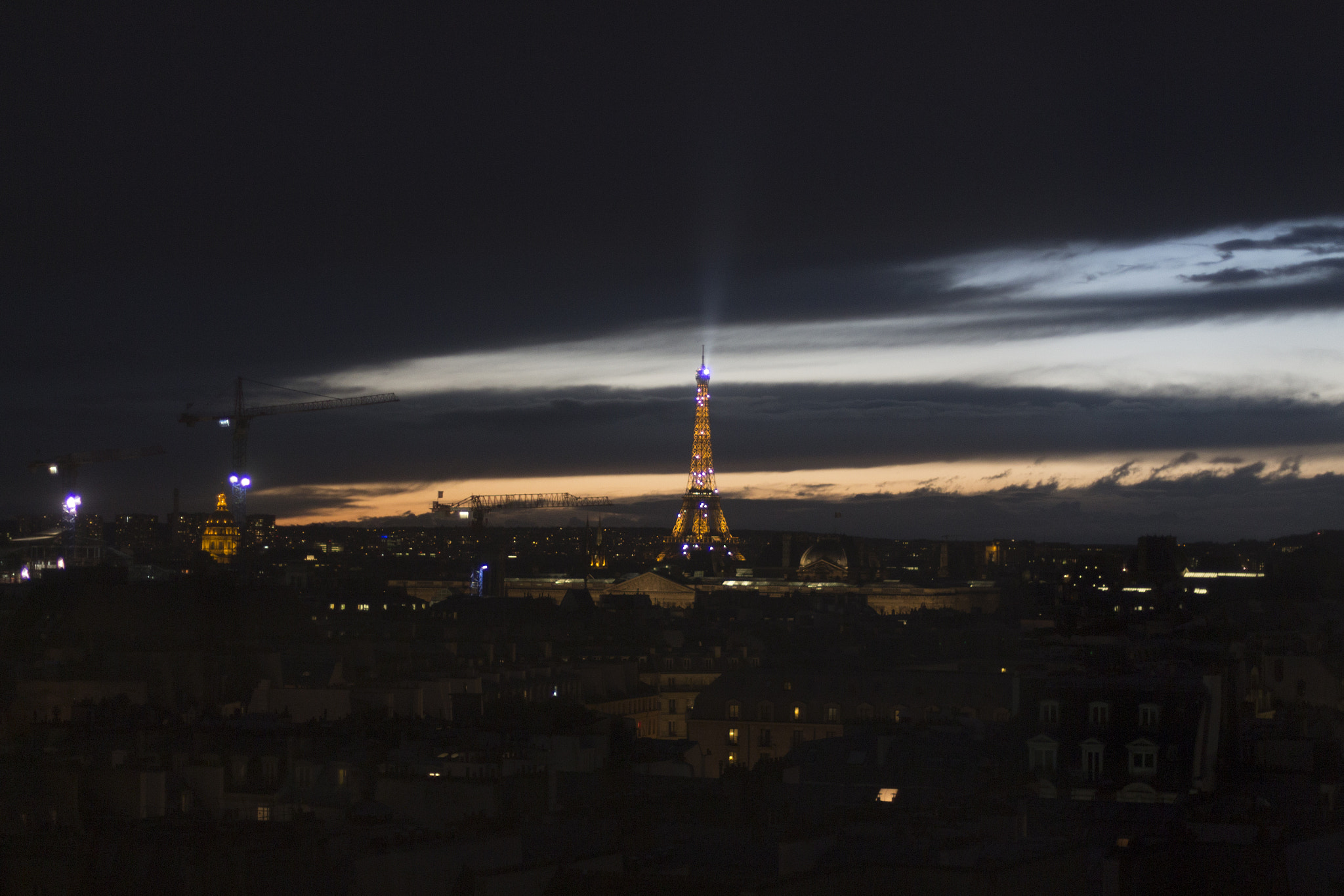 Canon EOS 700D (EOS Rebel T5i / EOS Kiss X7i) + Canon EF 50mm F1.4 USM sample photo. Eiffel tower. photography