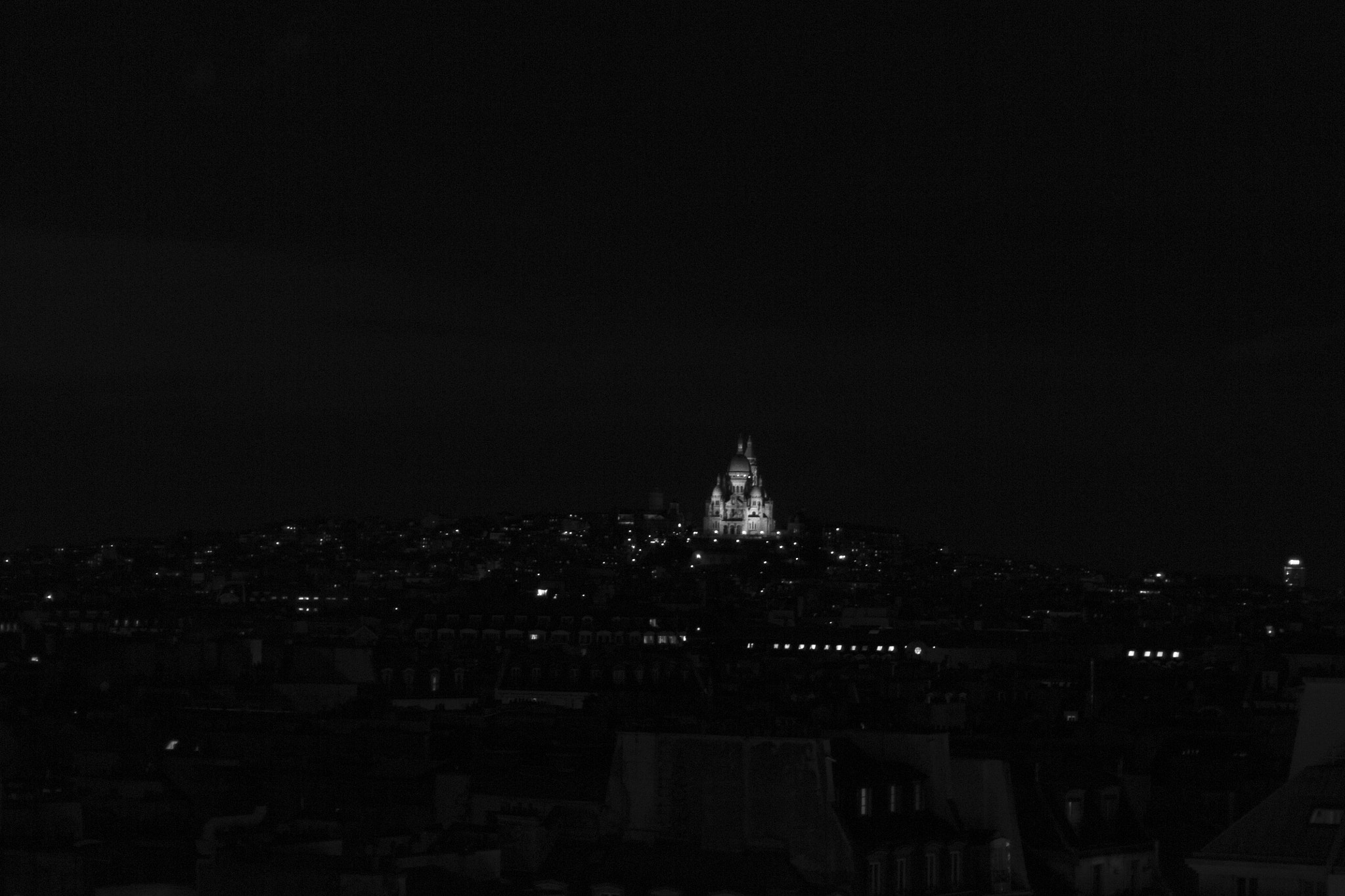 Canon EOS 700D (EOS Rebel T5i / EOS Kiss X7i) + Canon EF 50mm F1.4 USM sample photo. Montmartre photography