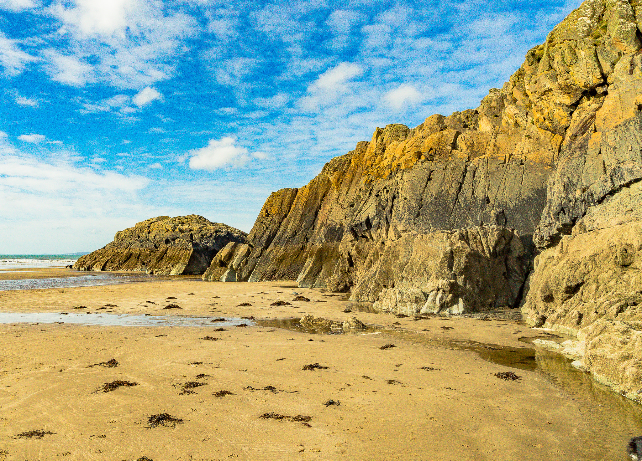 Sony a7R + Sony Vario Tessar T* FE 24-70mm F4 ZA OSS sample photo. Black rock sands photography