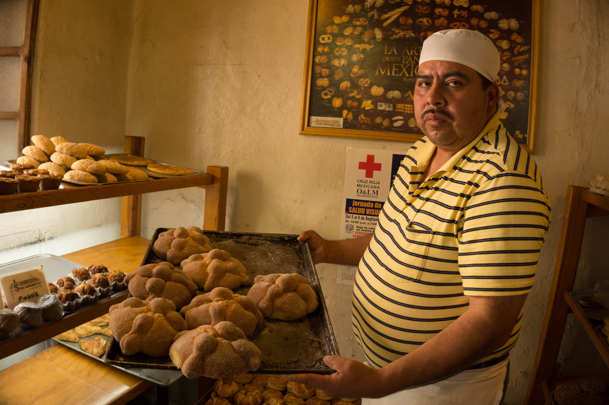 E 18-50mm F4-5.6 sample photo. Mexican baker photography