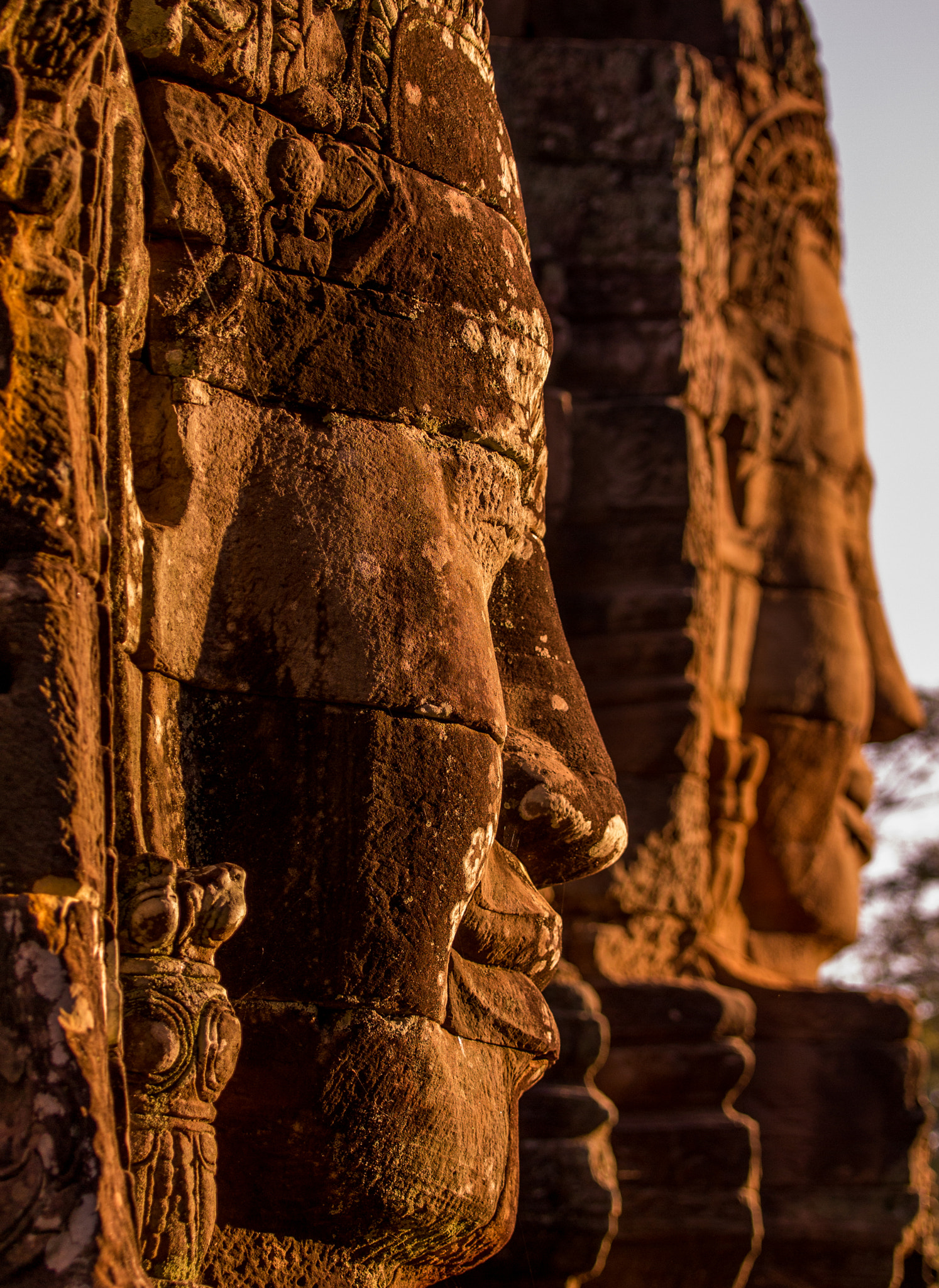 Olympus E-5 + Olympus Zuiko Digital ED 50-200mm F2.8-3.5 SWD sample photo. Bayon faces photography