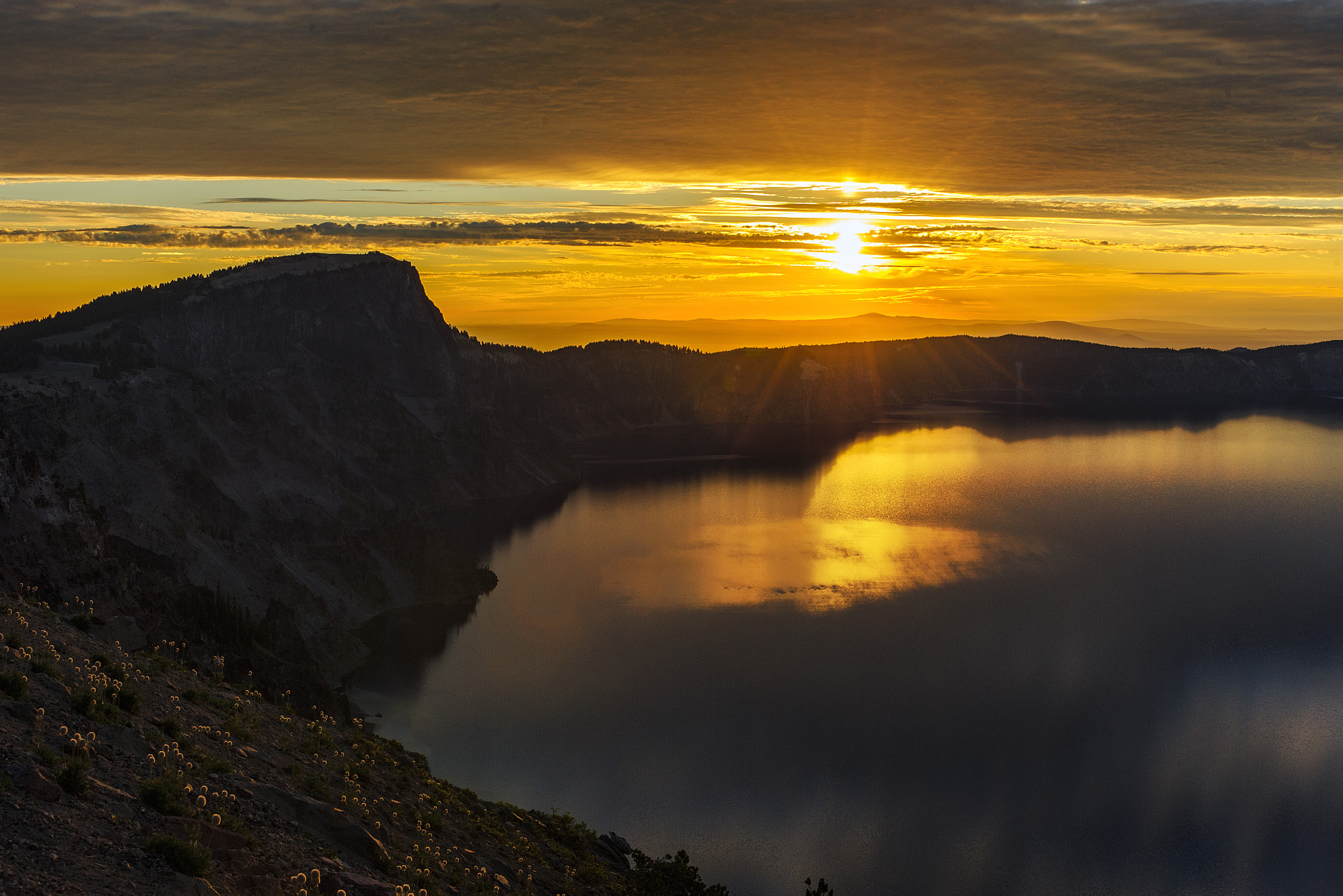 Nikon AF-S Nikkor 28-70mm F2.8 ED-IF sample photo. Crater lake sunrise 1 photography