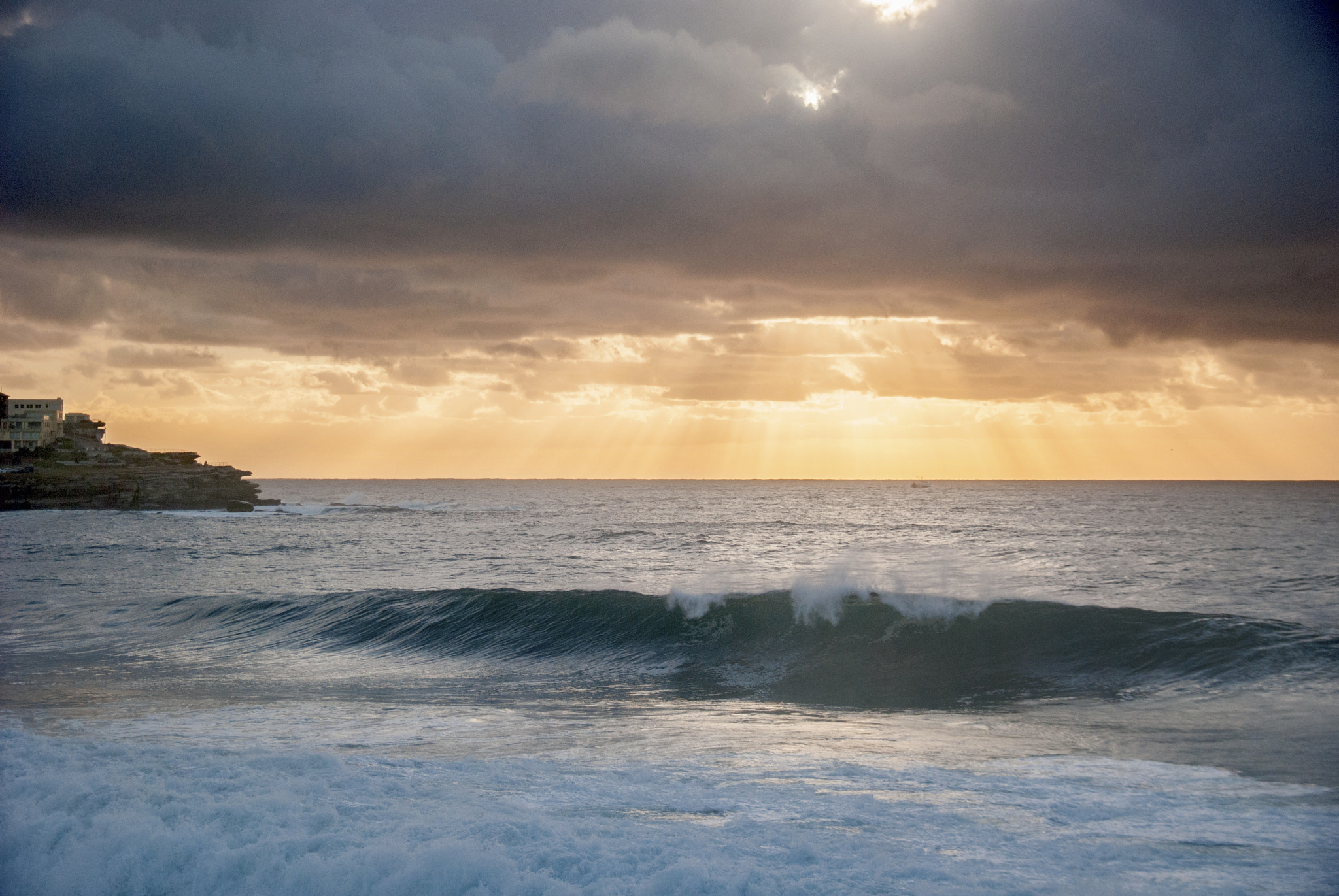 Sigma 18-200mm F3.5-6.3 DC OS HSM sample photo. Wave ben and shafts photography