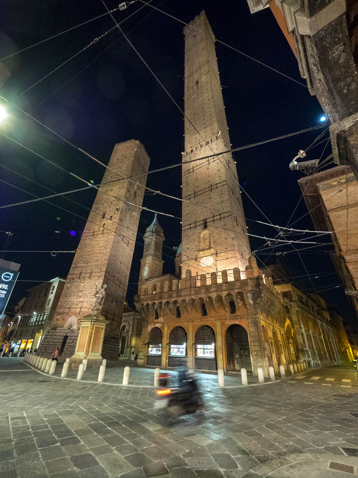Panasonic Lumix G Vario 7-14mm F4 ASPH sample photo. Le torri... ii photography