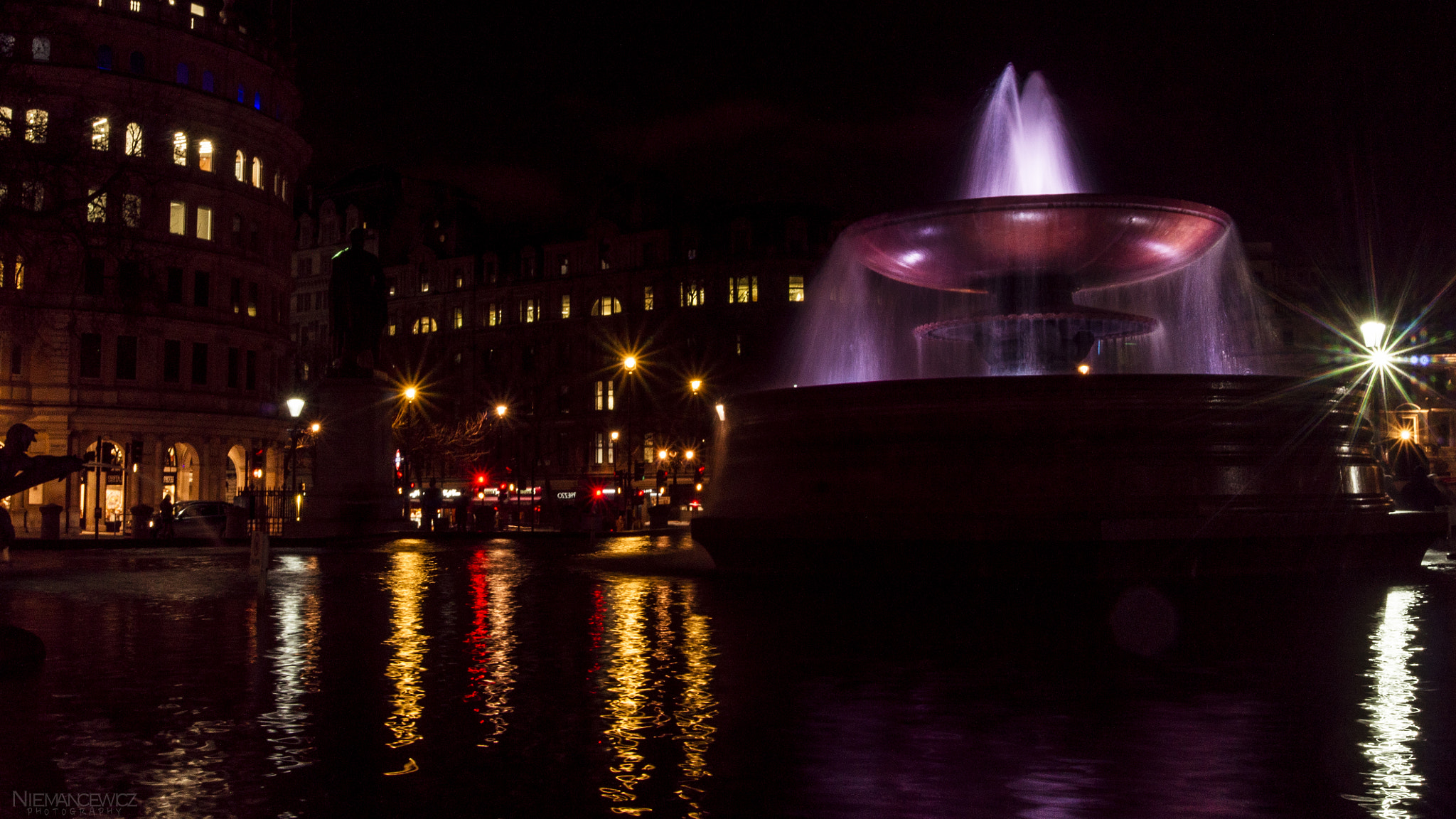 Sony Alpha DSLR-A500 sample photo. Night fountain photography