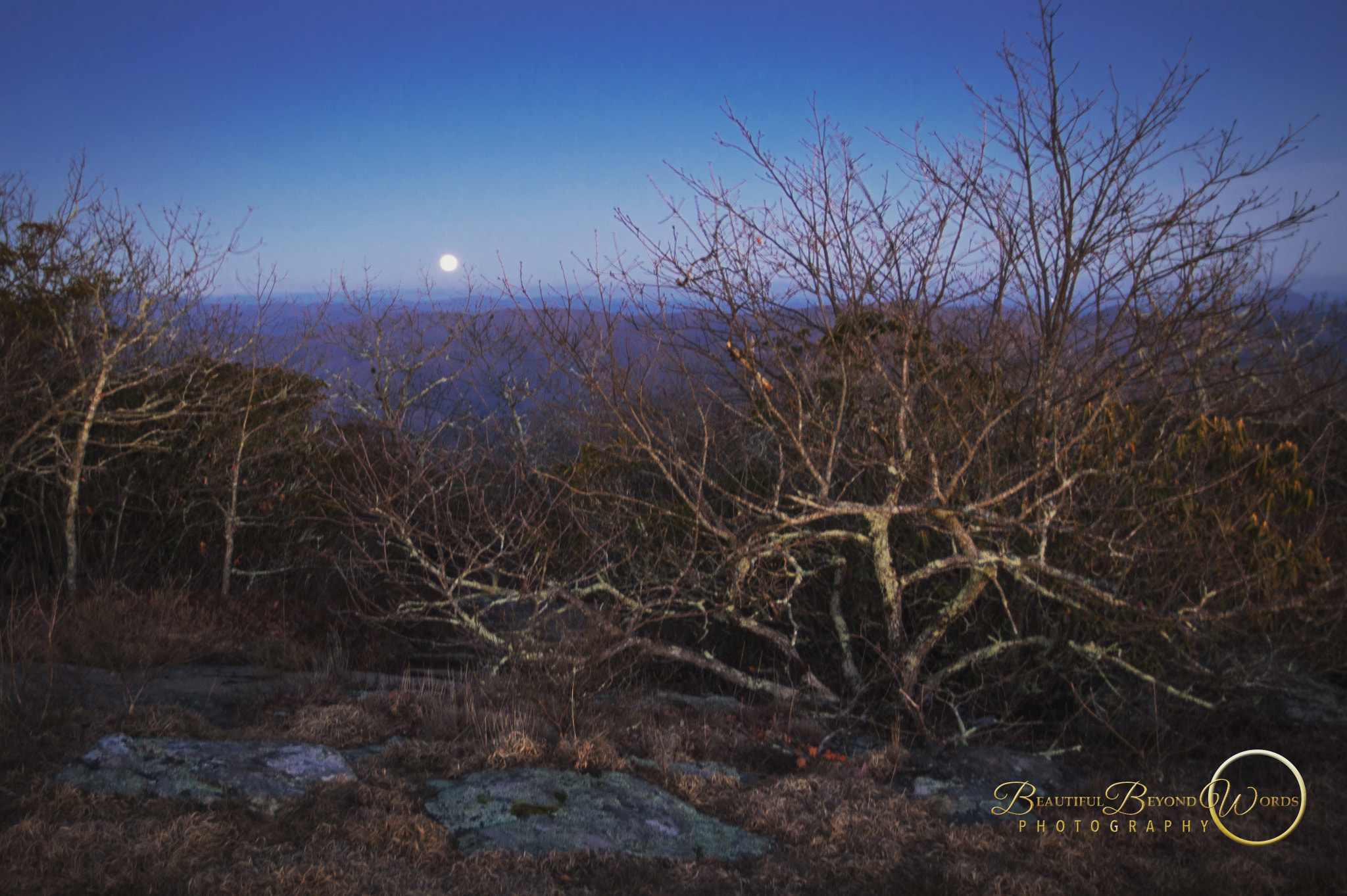 Canon EF 16-35mm F2.8L II USM sample photo. Beautiful moonrise 16 minutes after a gorgeous sunset on top of blood mountain! photography