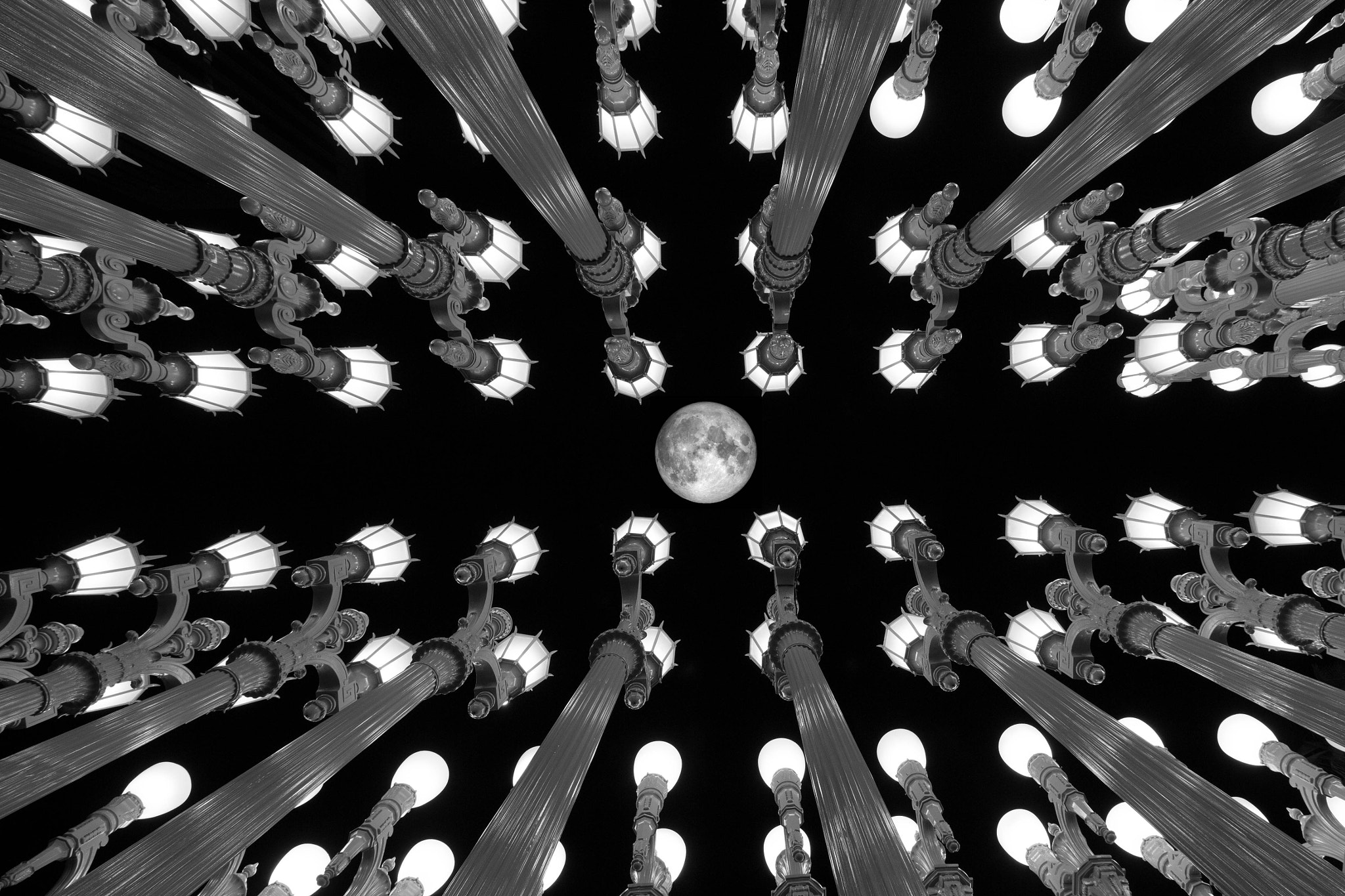 Canon EOS 700D (EOS Rebel T5i / EOS Kiss X7i) sample photo. Urban lights super moon photography