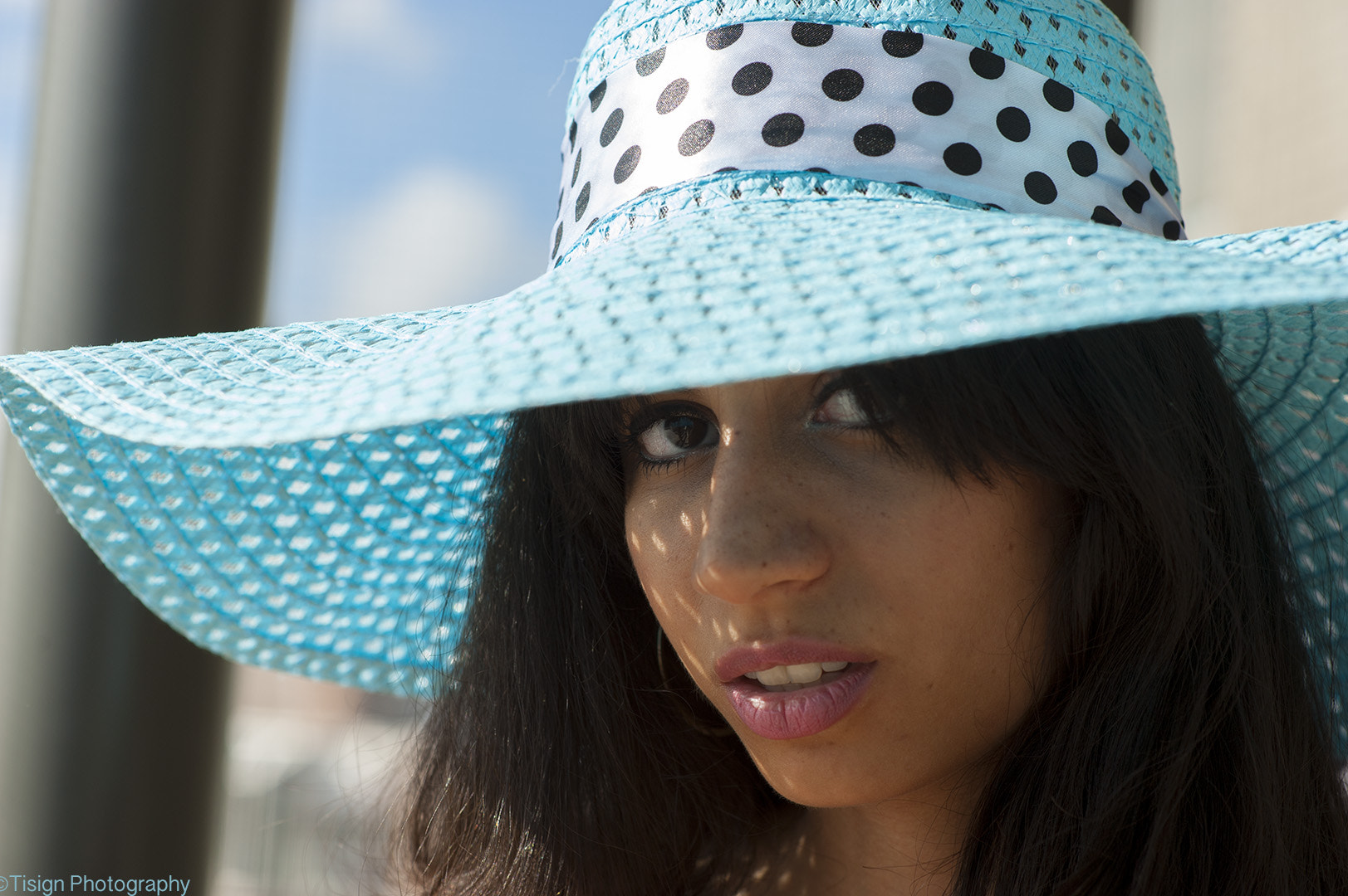 Nikon D700 + Sigma 85mm F1.4 EX DG HSM sample photo. Gorgeous girl with hat photography
