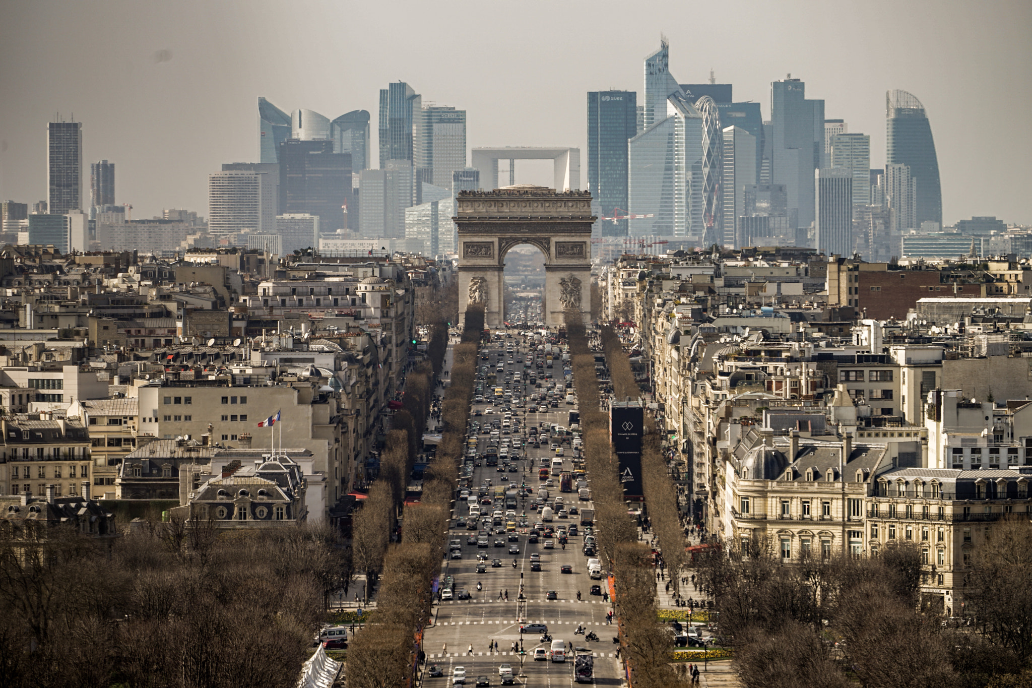 Sony FE 70-300mm F4.5-5.6 G OSS sample photo. Arc de triomphe & la défense.  photography