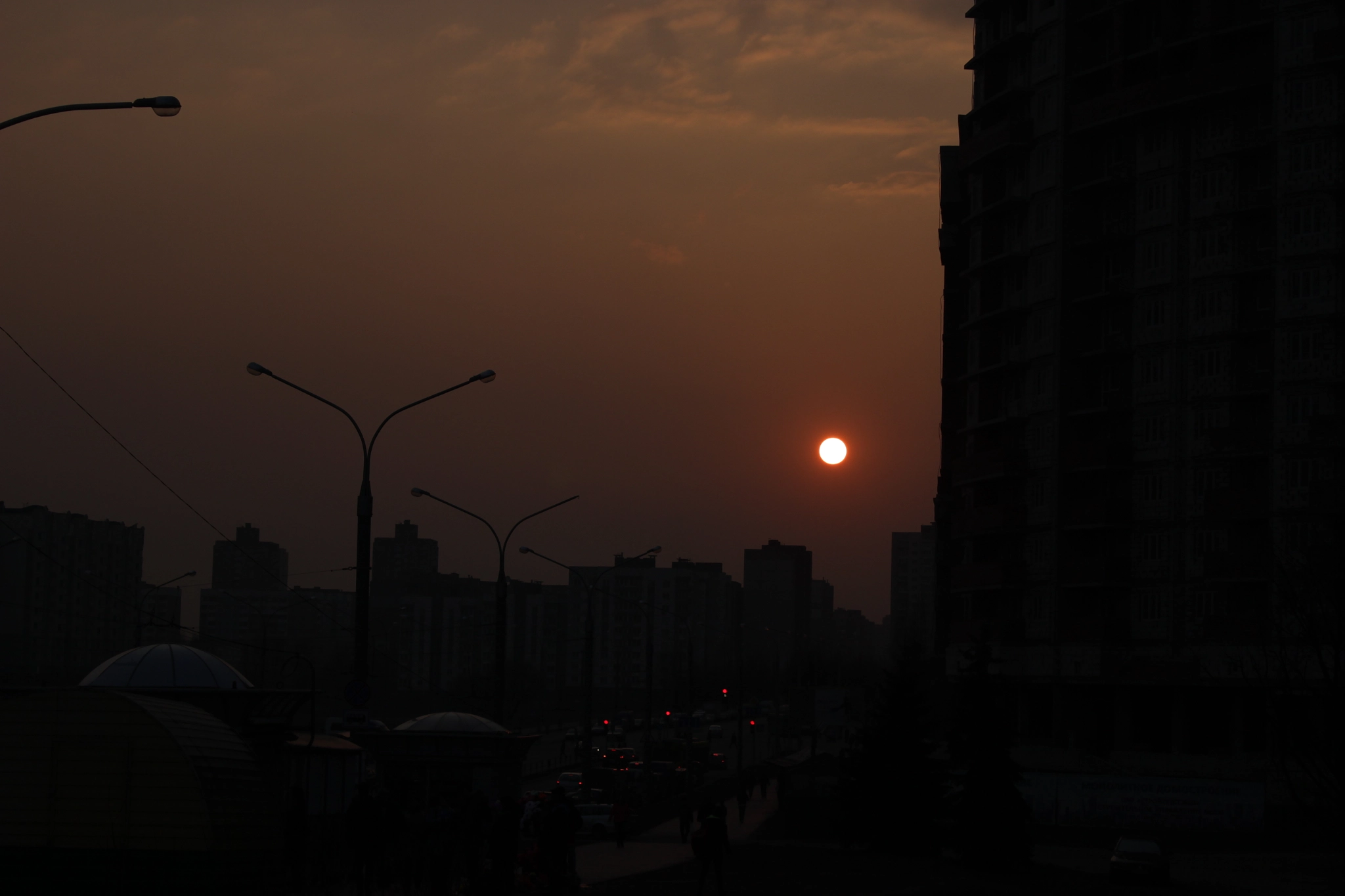 Canon EF-S 18-55mm F3.5-5.6 IS sample photo. Hopeless city photography