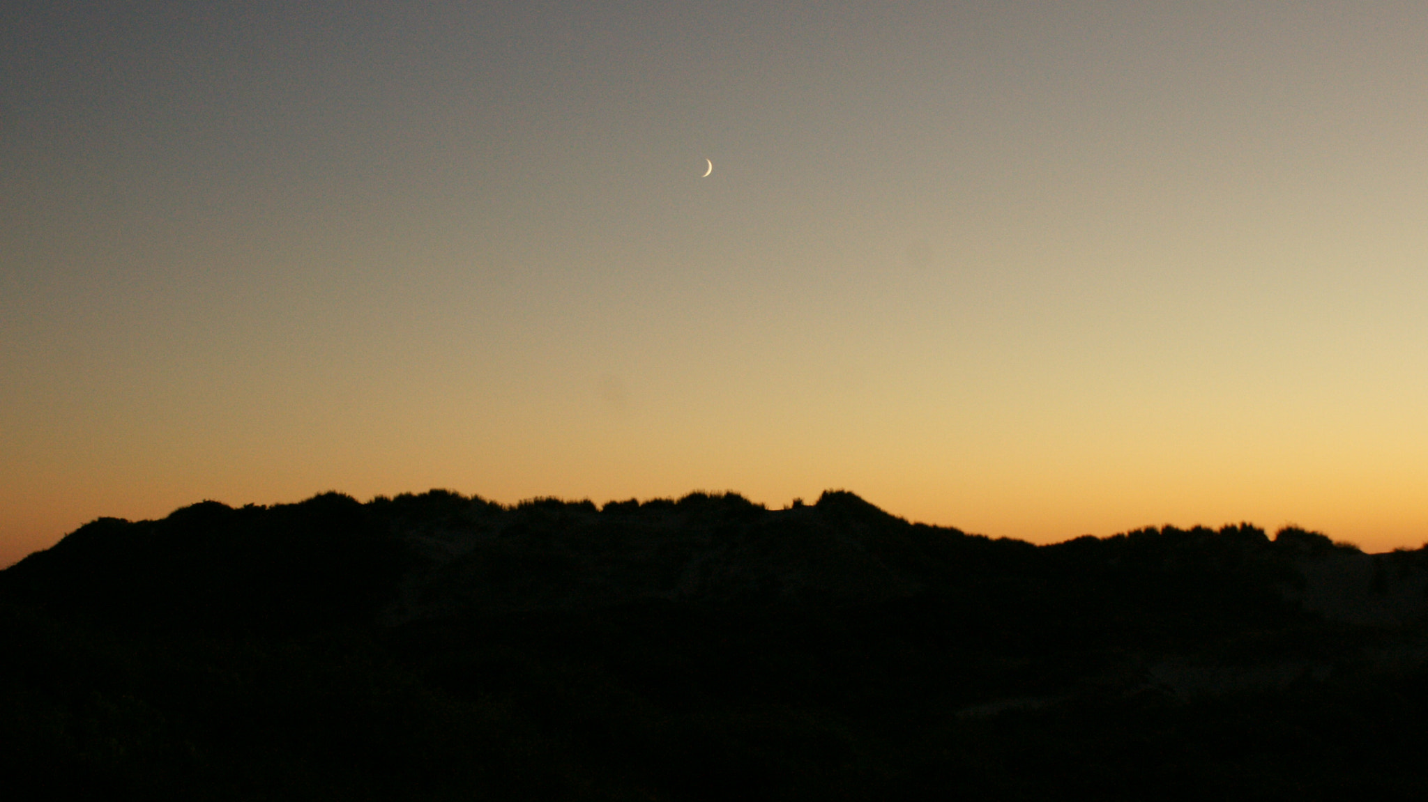 Sony Alpha DSLR-A700 sample photo. Hello moon photography