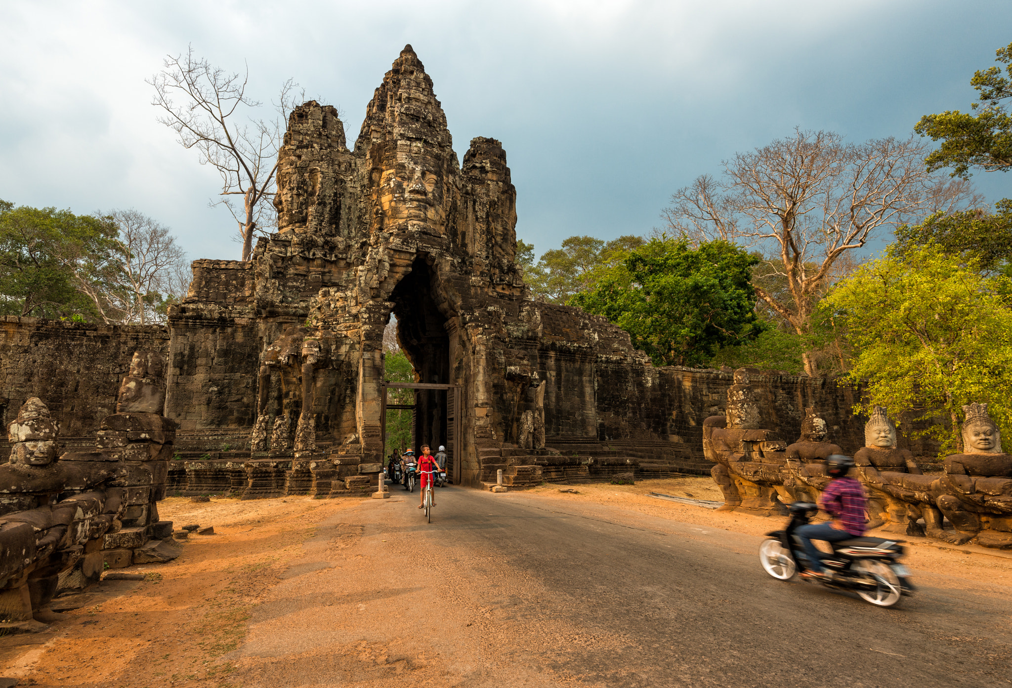 Nikon D800E + Nikon AF-S Nikkor 16-35mm F4G ED VR sample photo. Angkor wat temples,  cambodia photography