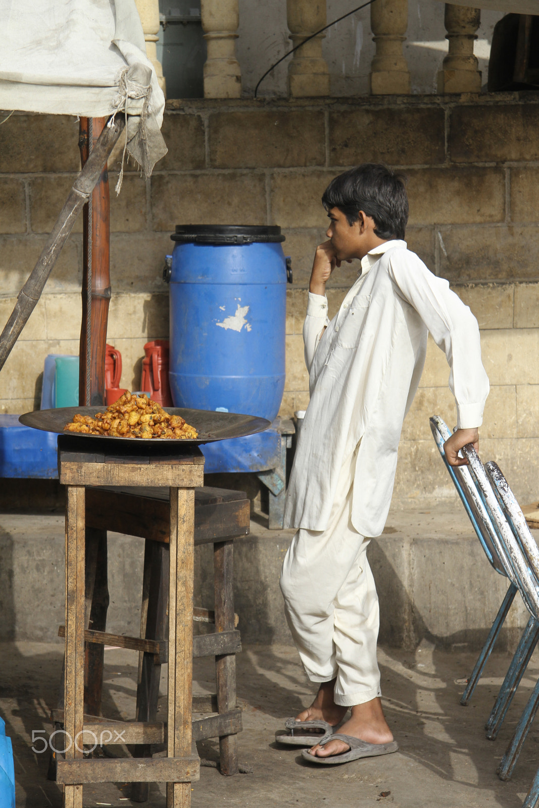 Canon EF-S 17-85mm F4-5.6 IS USM sample photo. Contemplative pakistani boy photography