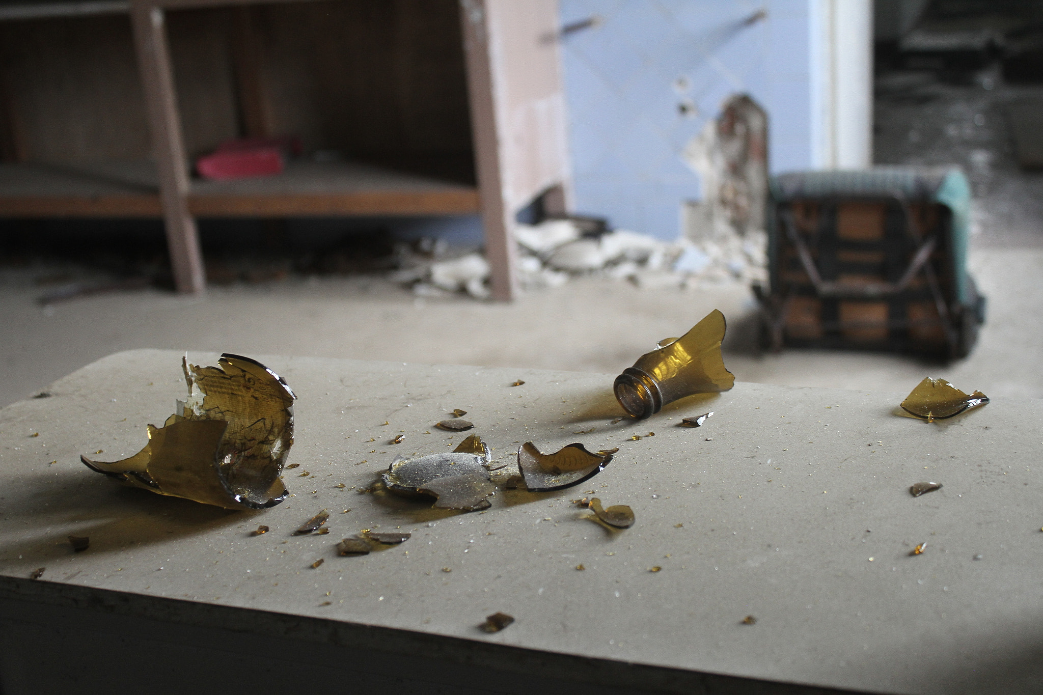 Canon EF-S 18-55mm F3.5-5.6 IS sample photo. Shattered photography