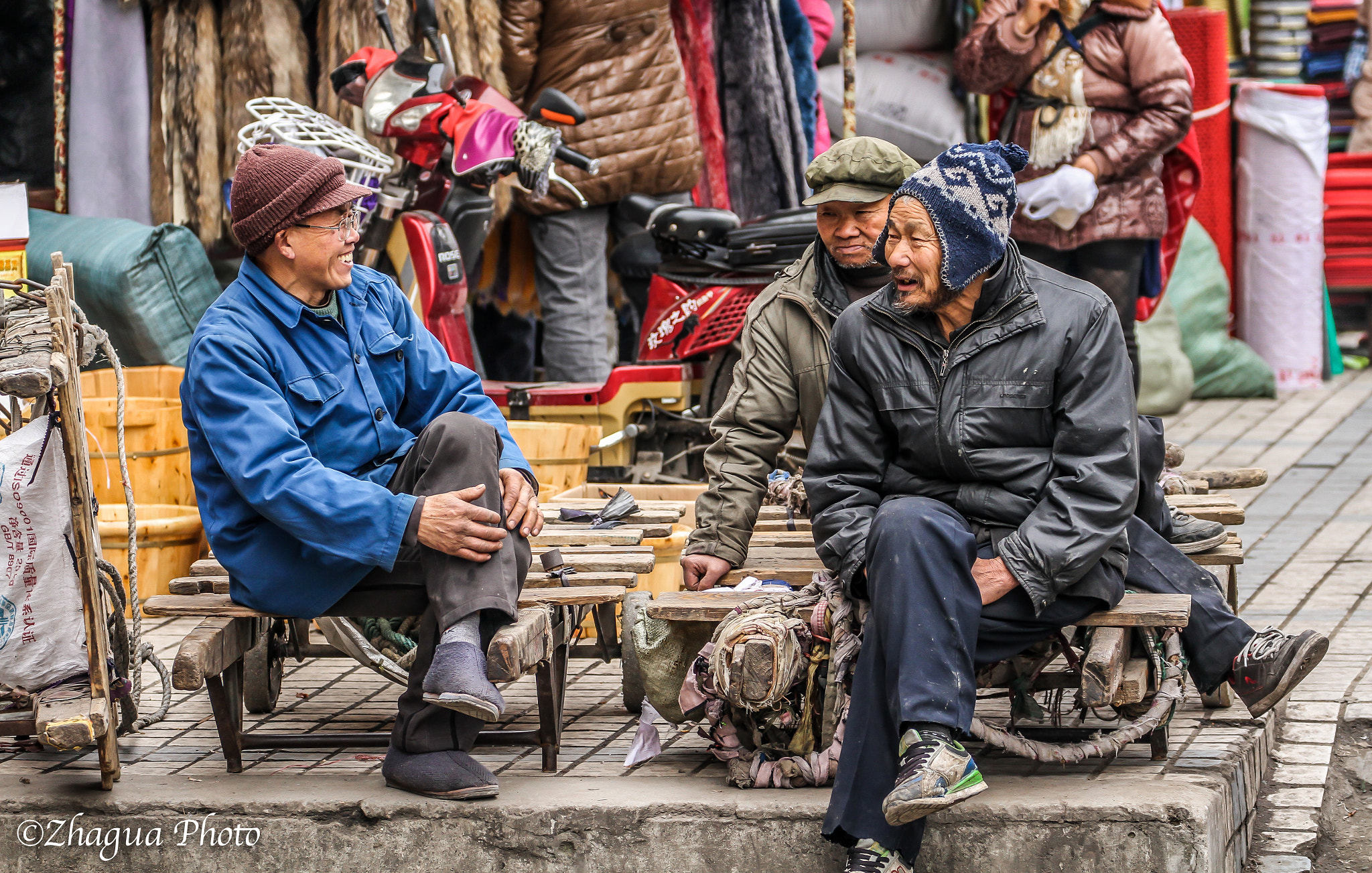 Canon EF 70-300mm F4-5.6L IS USM sample photo. Good old friends at north market in chengdu photography