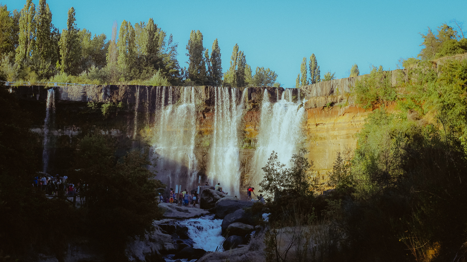 Canon EOS 100D (EOS Rebel SL1 / EOS Kiss X7) sample photo. Waterfall salto del laja photography