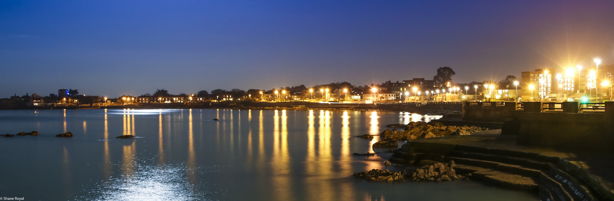 Canon EOS 760D (EOS Rebel T6s / EOS 8000D) + Canon TS-E 90mm F2.8 Tilt-Shift sample photo. Dún laoghaire at night photography