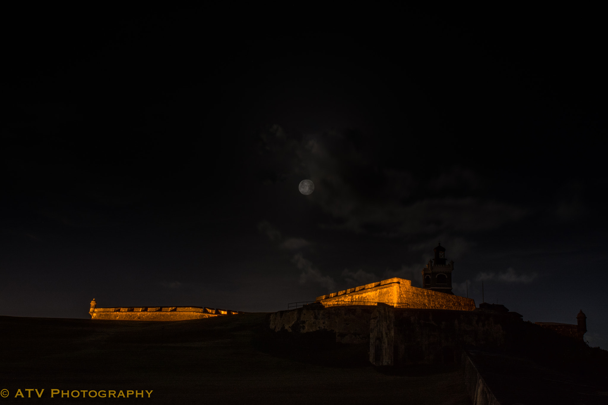 Nikon AF-S Nikkor 24-70mm F2.8G ED sample photo. Moonset and sunrise at el morro photography
