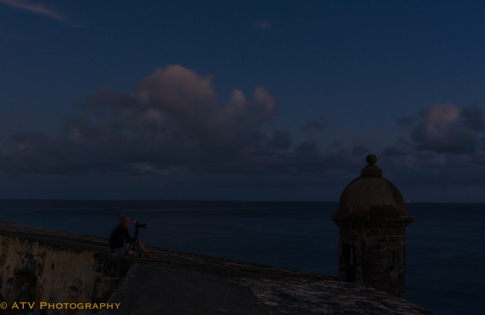 Nikon AF-S Nikkor 24-70mm F2.8G ED sample photo. Moonset and sunrise at el morro photography