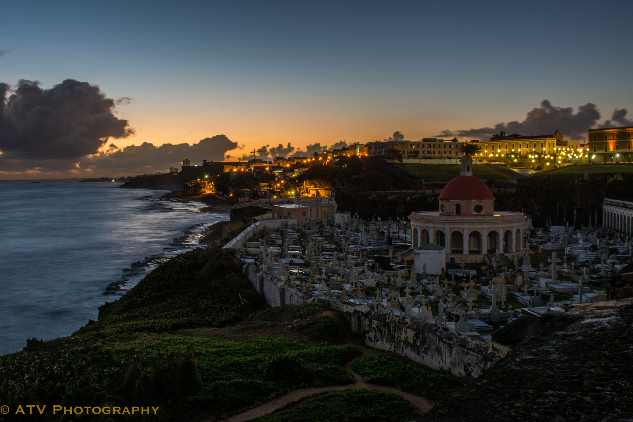 Nikon AF-S Nikkor 24-70mm F2.8G ED sample photo. Moonset and sunrise at el morro photography