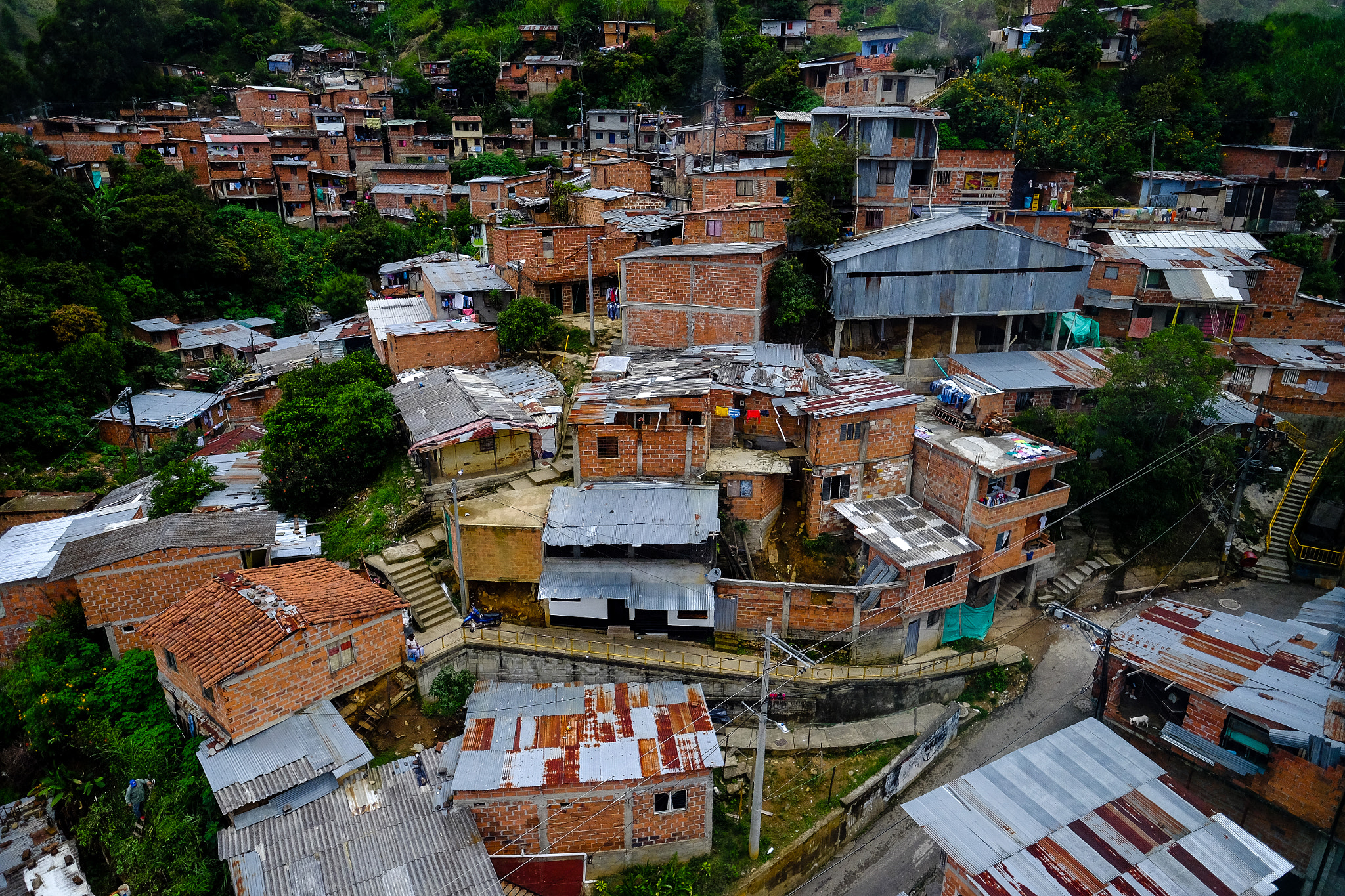 Fujifilm X-T10 + Fujifilm XF 14mm F2.8 R sample photo. The other side of medellin photography