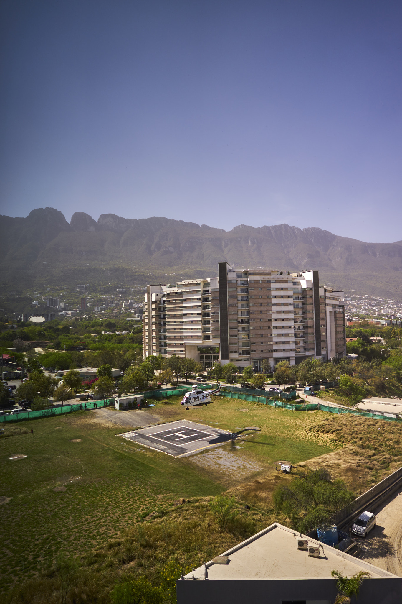 ZEISS Batis 25mm F2 sample photo. Presidential helicopter photography