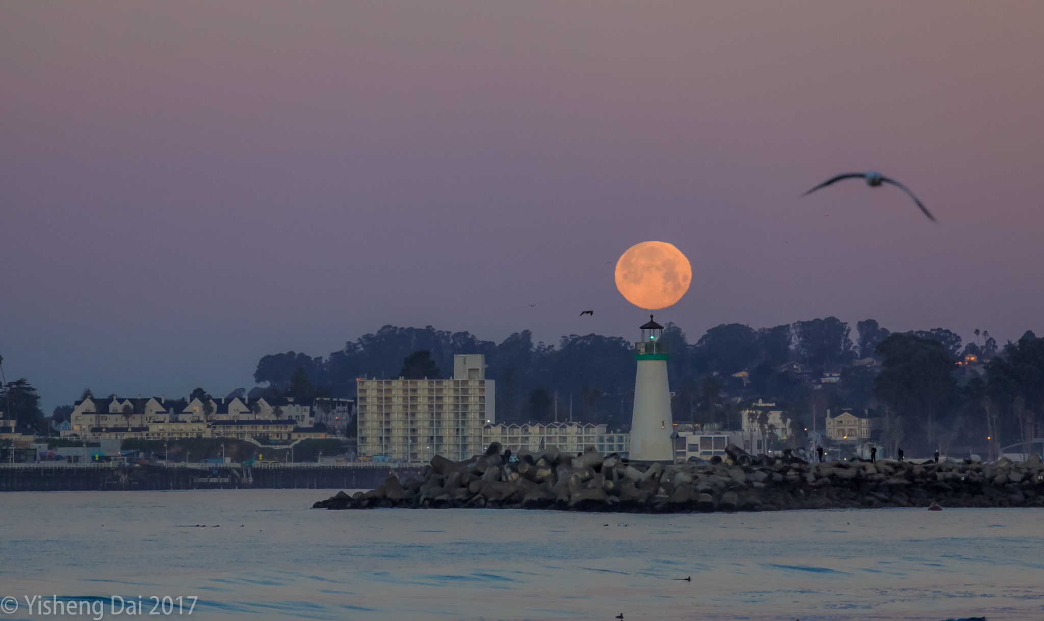 Canon EOS 50D + Canon EF 70-200mm F4L USM sample photo. Moon set at walton lighthouse photography