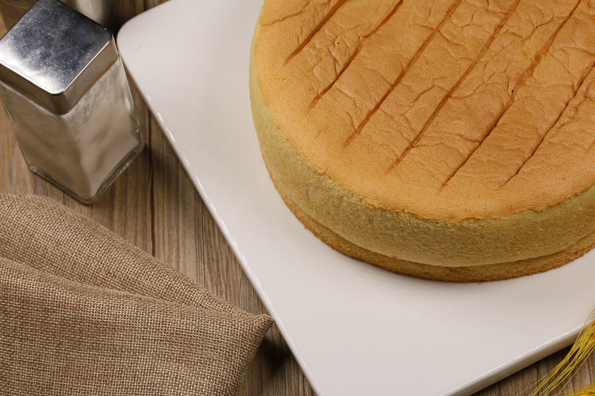 Canon EF-S 60mm F2.8 Macro USM sample photo. Baking photography