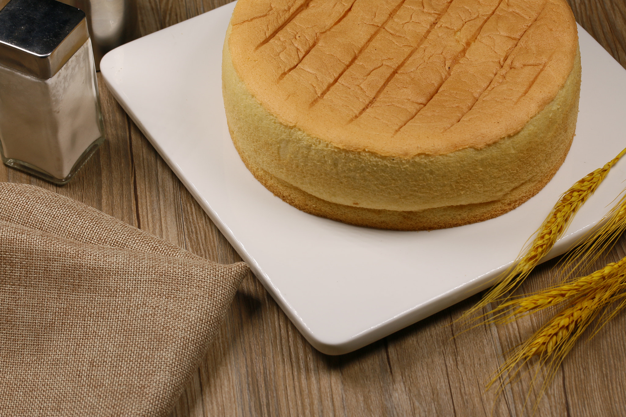 Canon EF-S 60mm F2.8 Macro USM sample photo. Baking photography